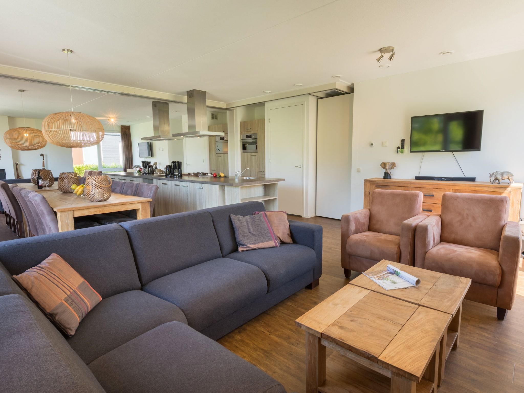 De woonkamer van Résidence de Weerribben 2 in Paasloo