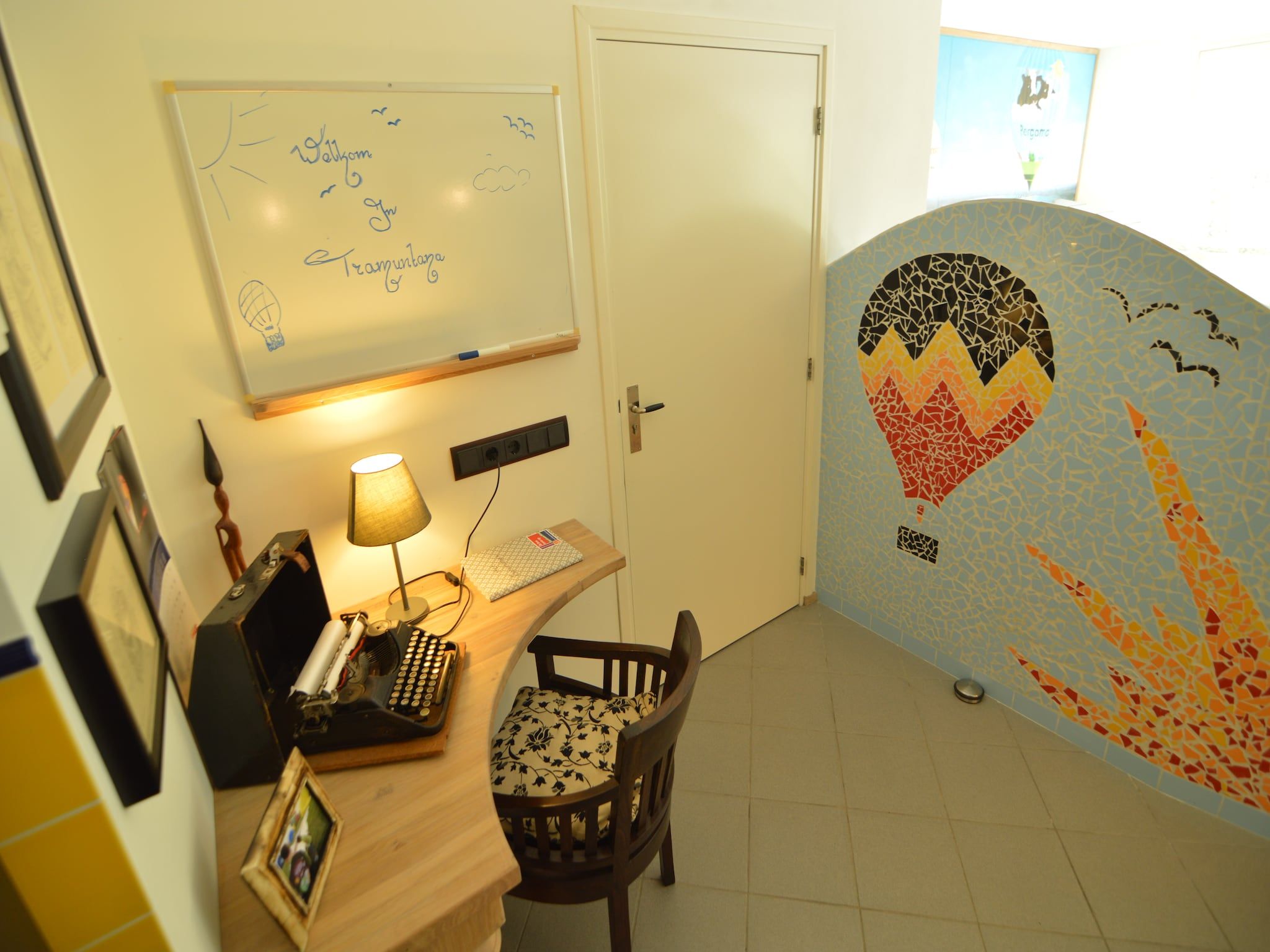 De woonkamer van Tramutana in Haaren