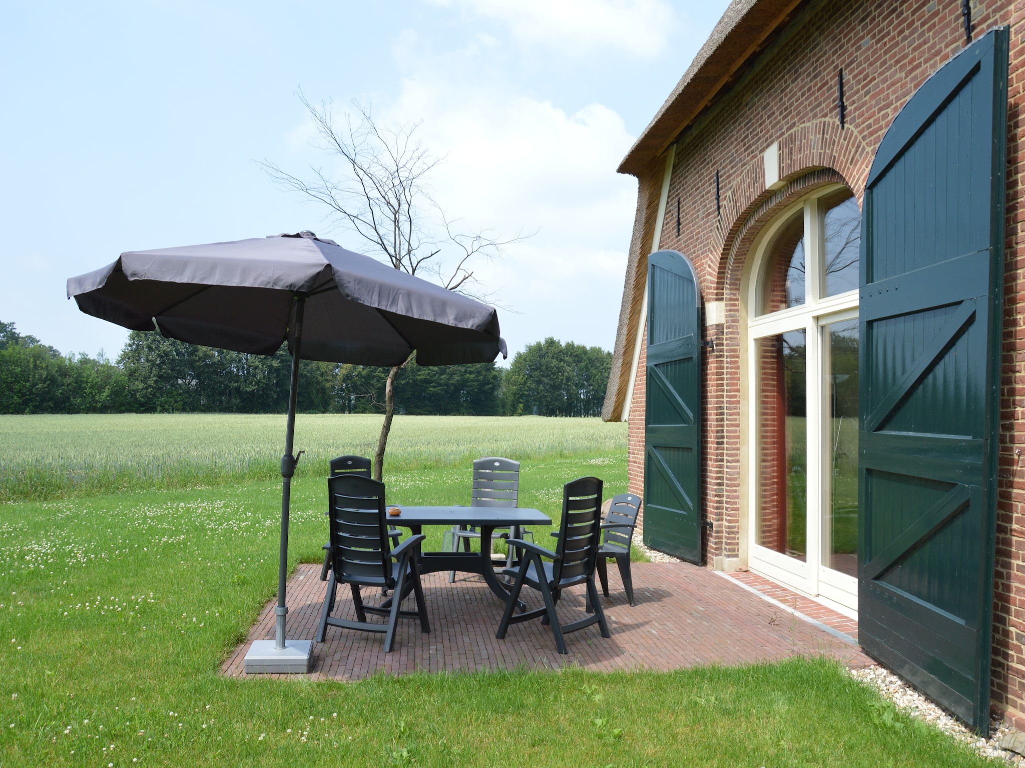 Het terras van Kabinet & Dekenkist in Geesteren