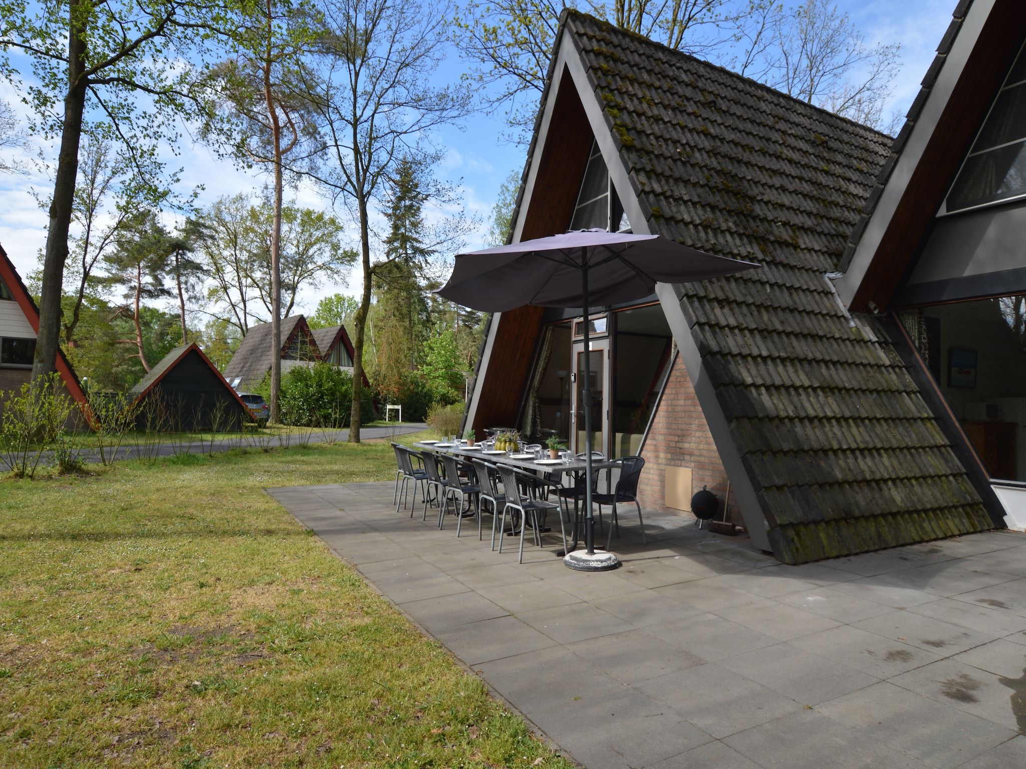 De buitenkant van Bungalows 48 en 49 in Stramproy