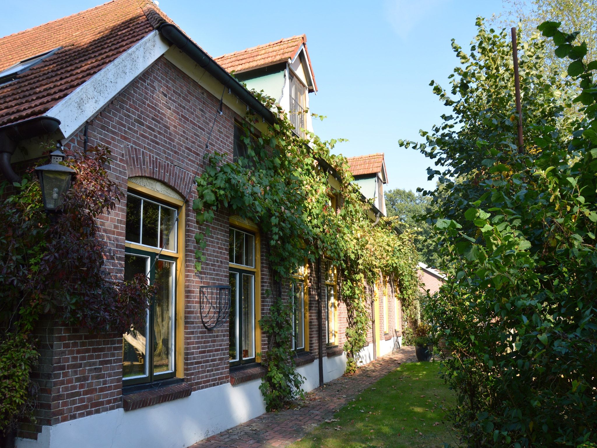 De buitenkant van Gelink Hof in Rekken