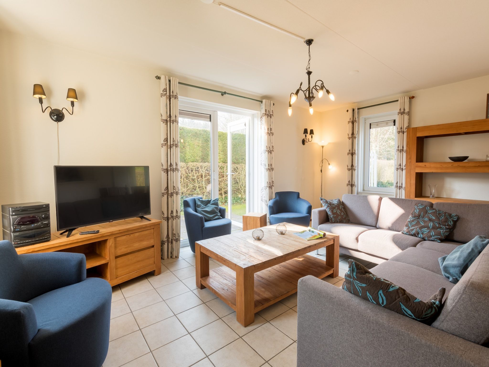 De woonkamer van Noordzee Résidence De Banjaard 9 in Kamperland