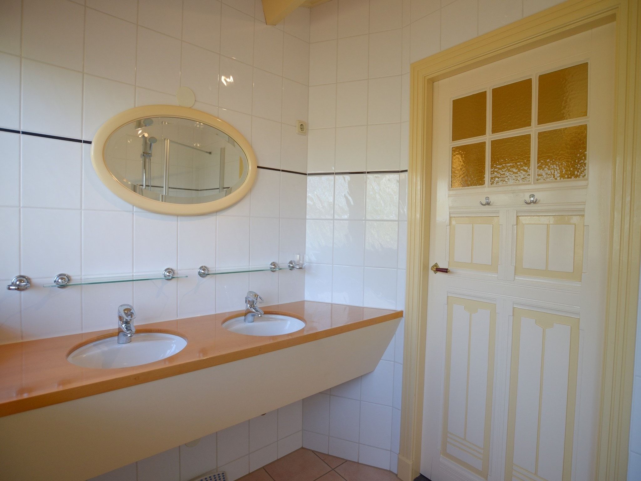 De badkamer van De Kerkuil in De Cocksdorp-Texel