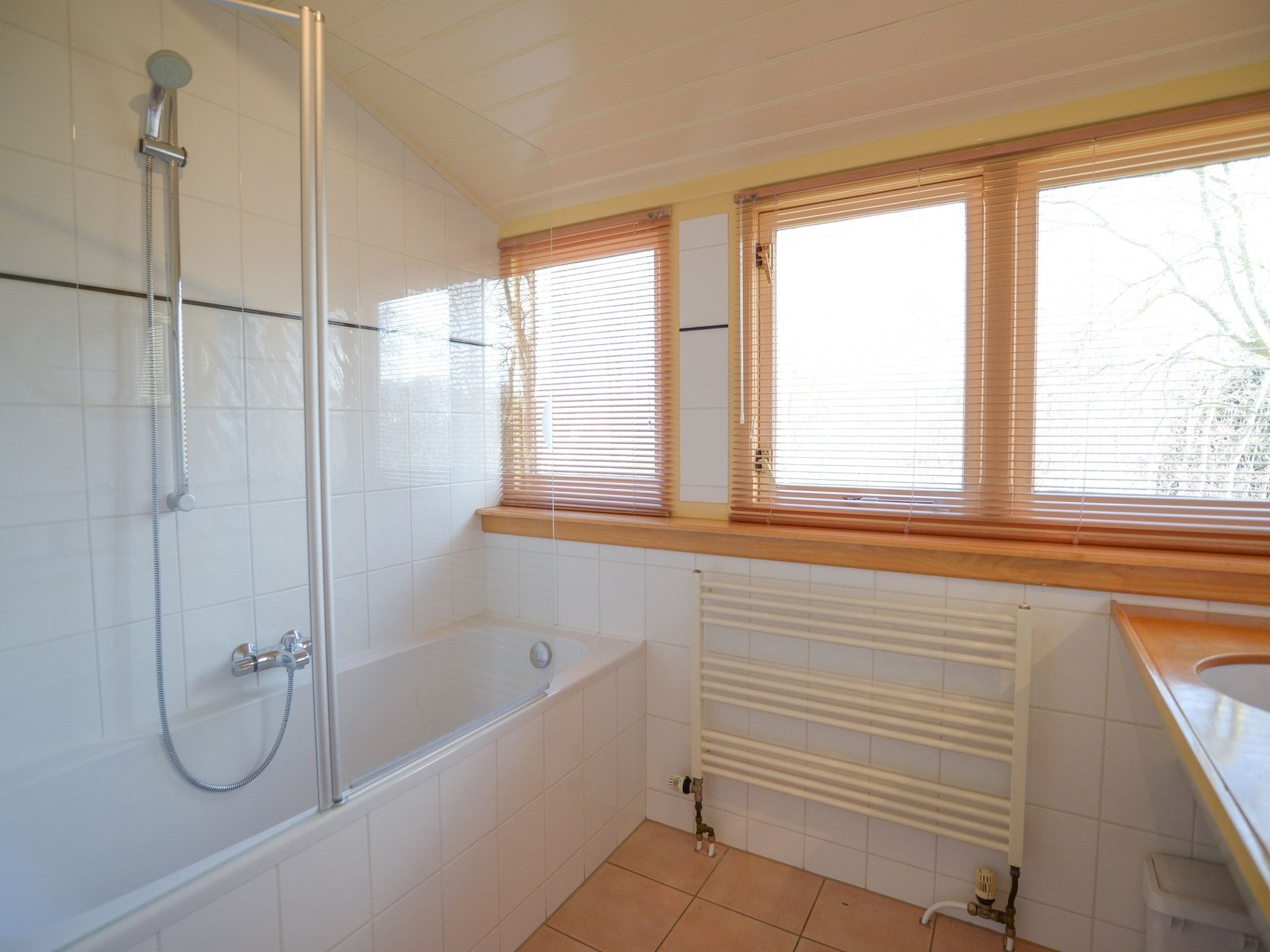 De badkamer van De Kerkuil in De Cocksdorp-Texel