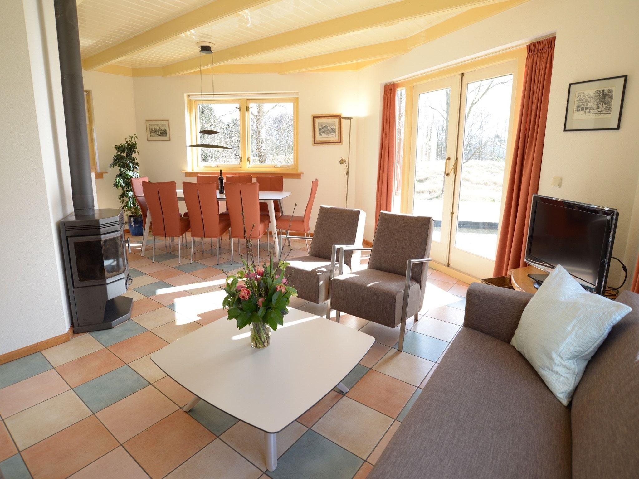 De woonkamer van De Ransuil in De Cocksdorp-Texel