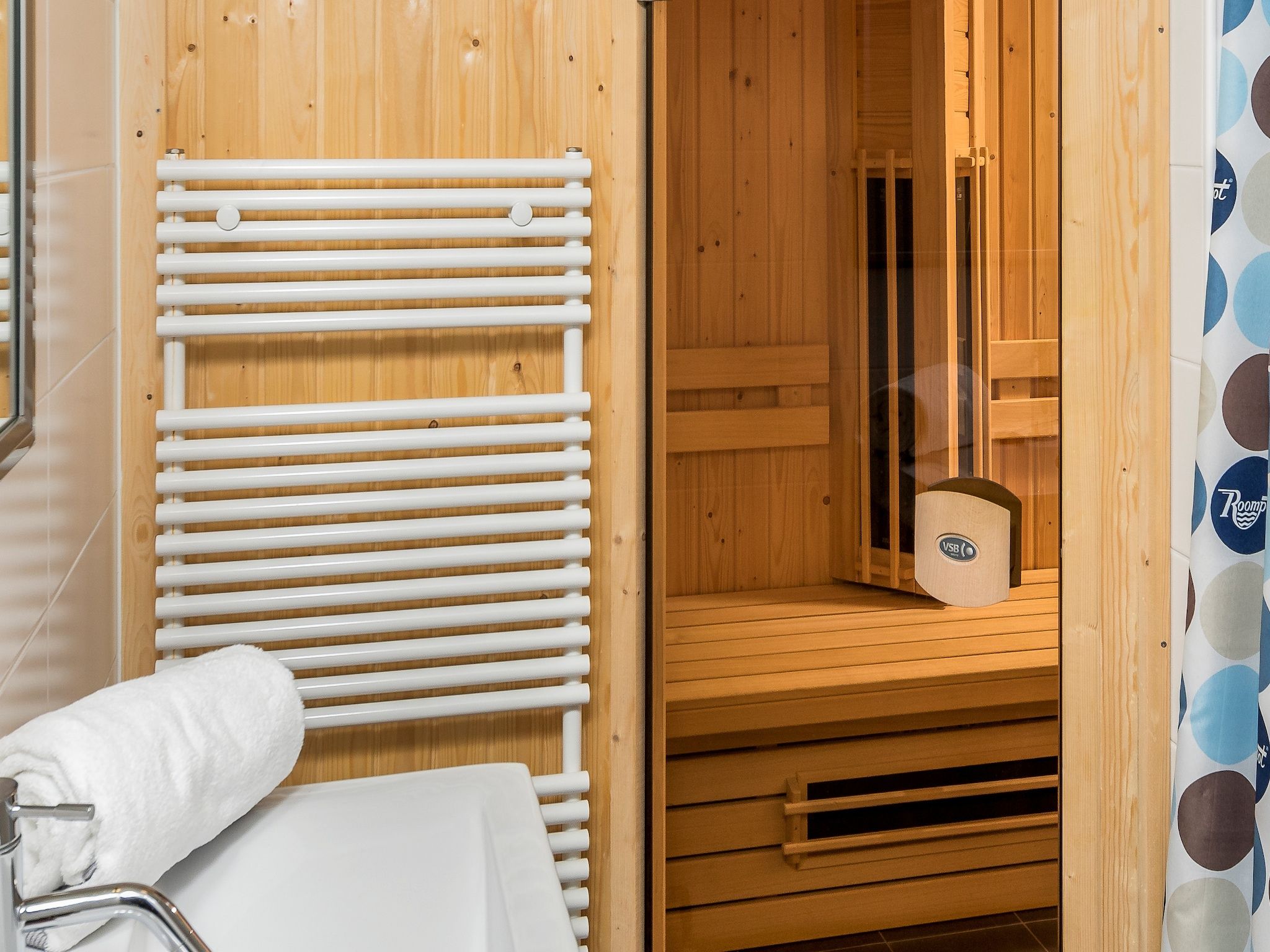 De badkamer van Noordzee Résidence Cadzand-Bad 13 in Cadzand-Bad