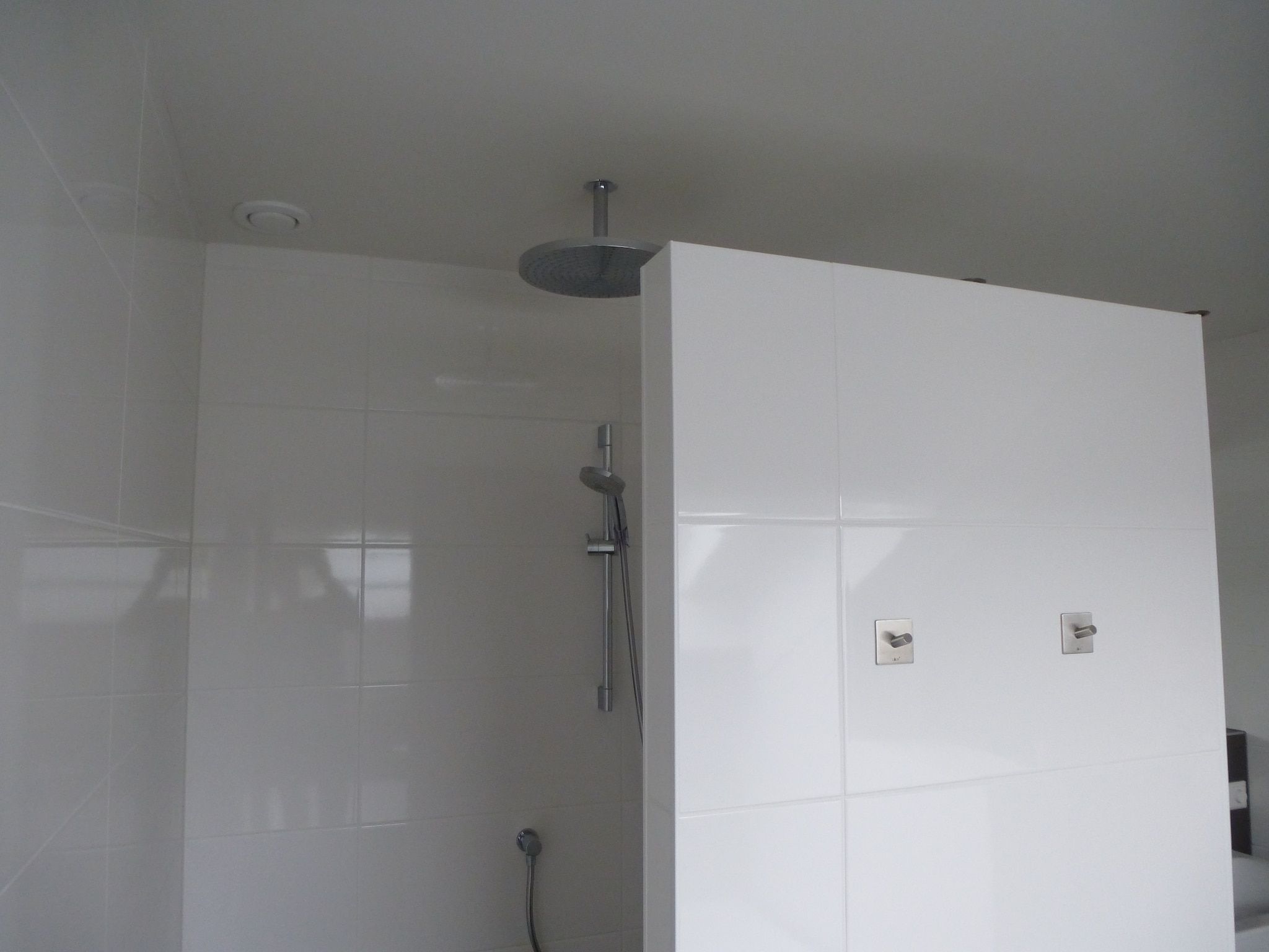 De badkamer van Penthouse XXL 4ab in Kamperland