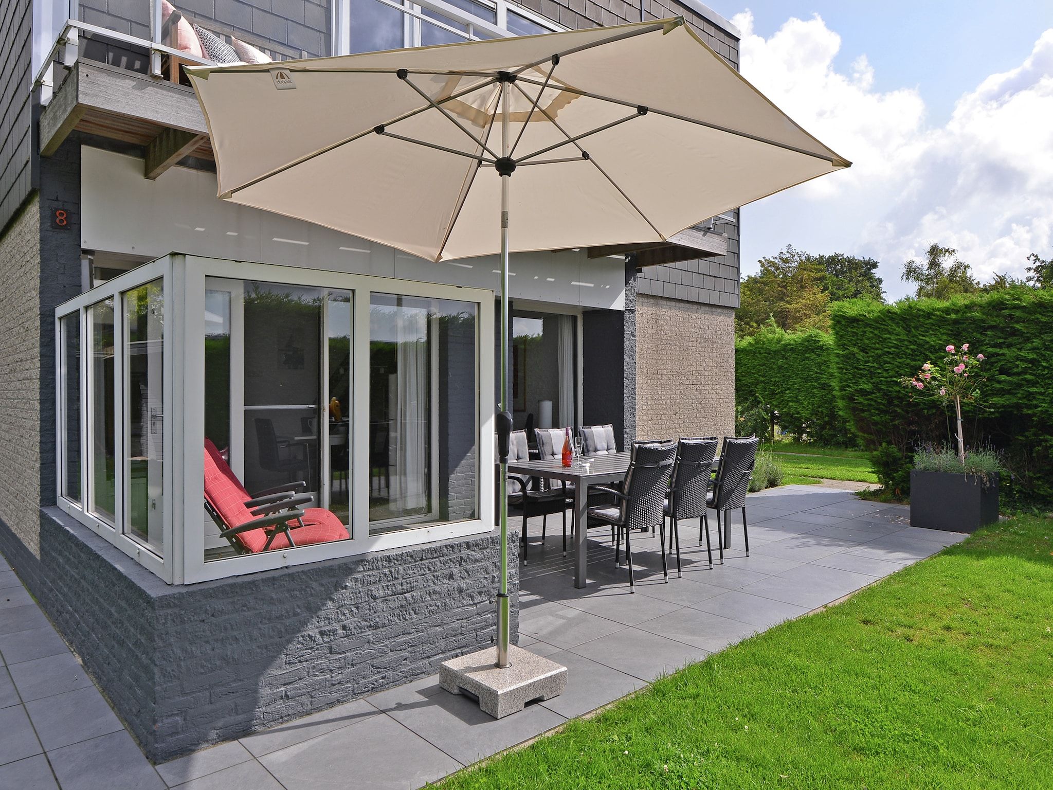 De buitenkant van Cederlaan 8 in Kamperland