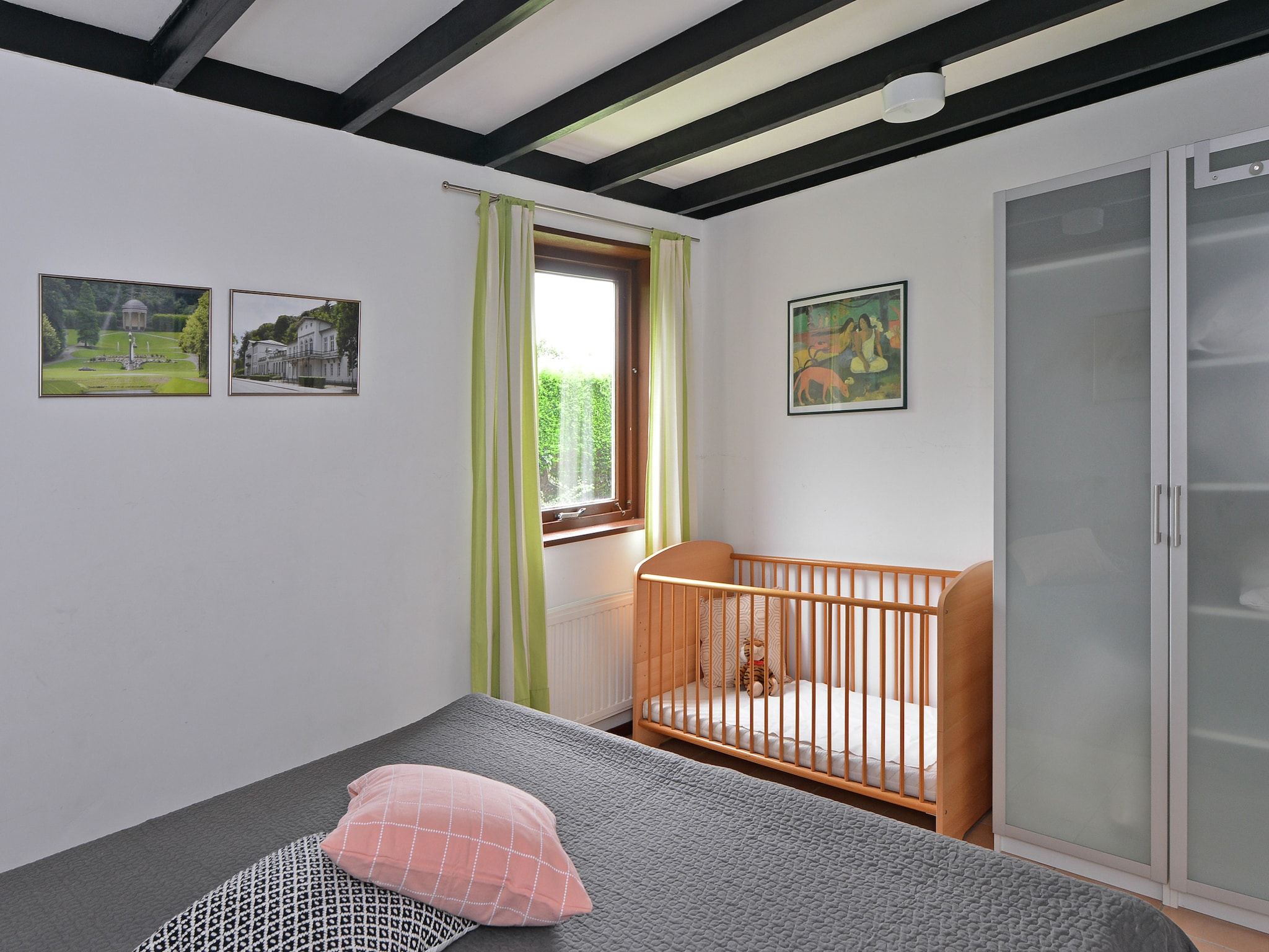 Een slaapkamer van Cederlaan 8 in Kamperland