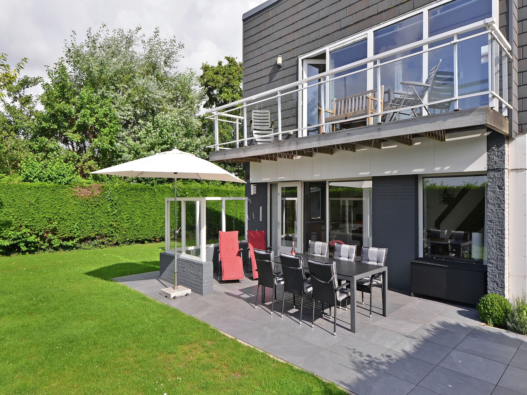 De buitenkant van Cederlaan 8 in Kamperland