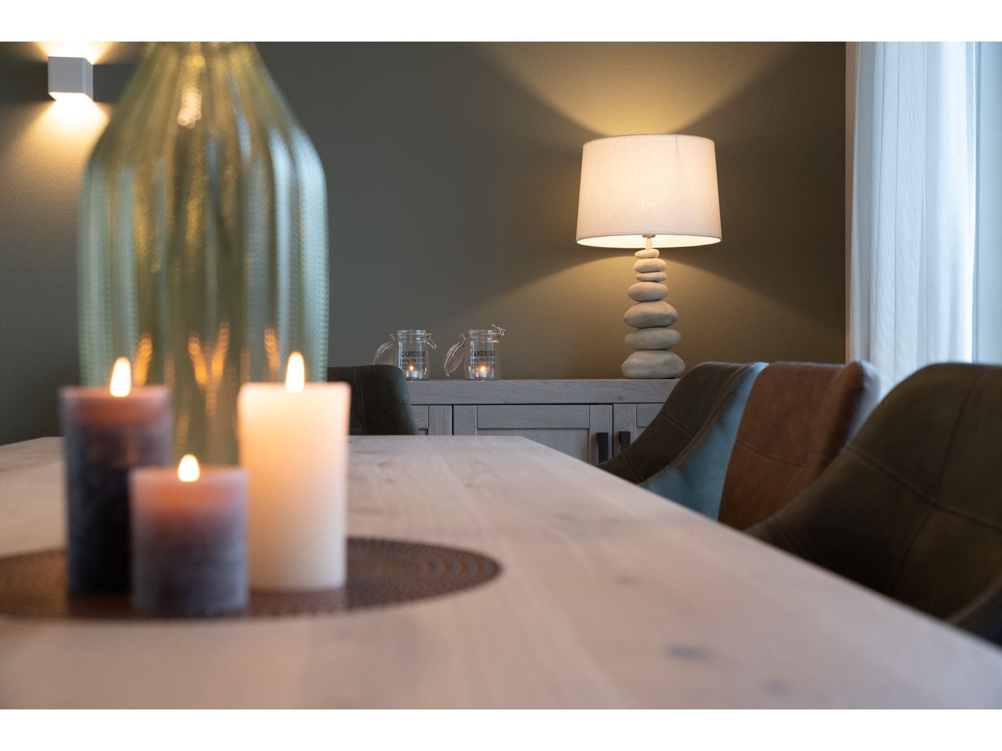 De woonkamer van 8 pers met jacuzzi in Colijnsplaat