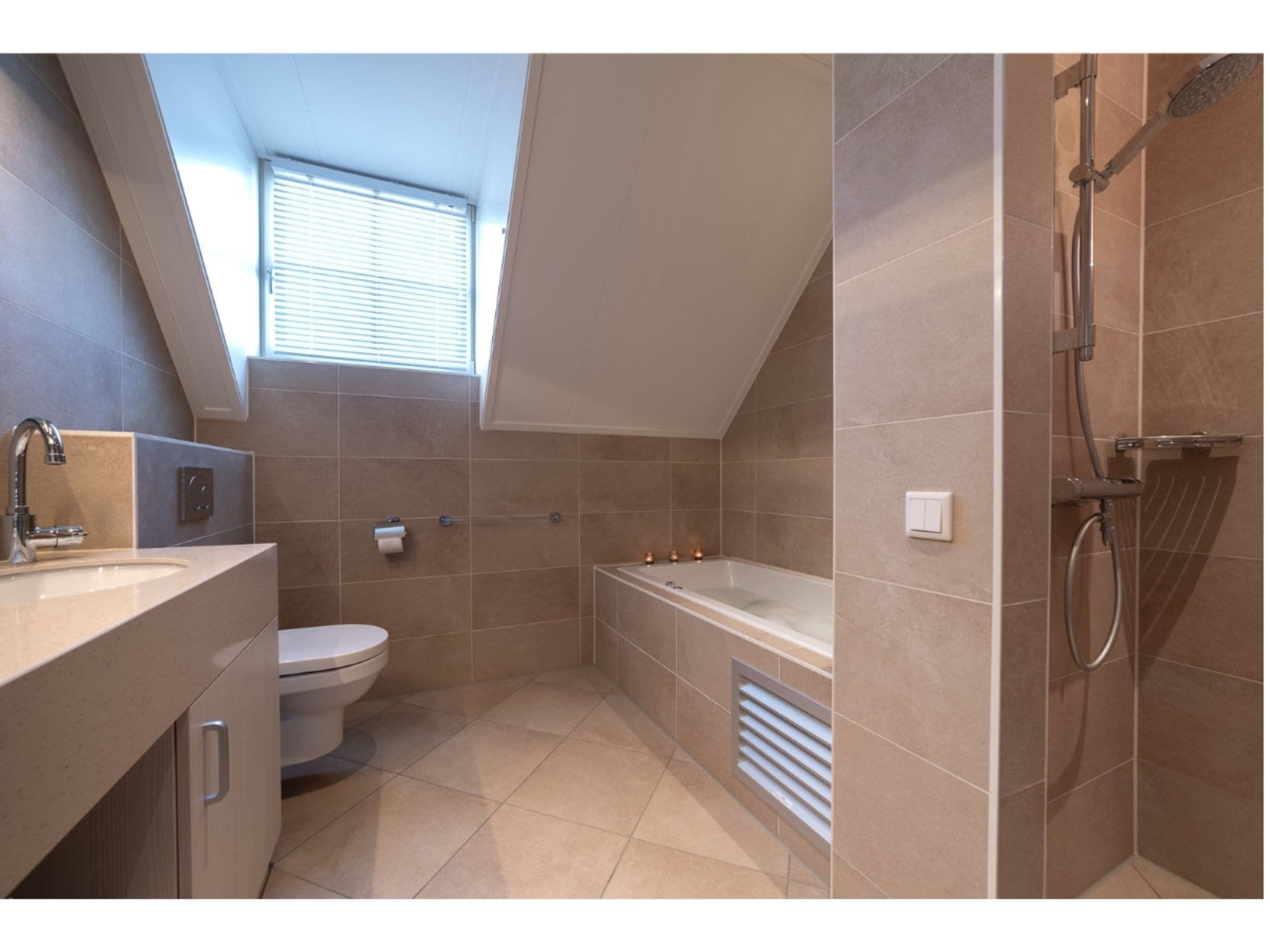 De badkamer van Zeeuwse Weelde - 2 in Colijnsplaat