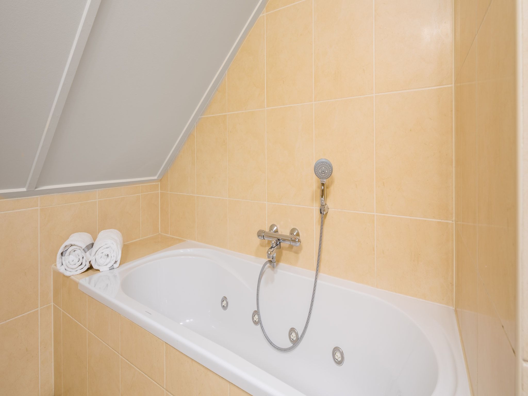 De badkamer van Vakantiepark Weerterbergen 6 in Weert