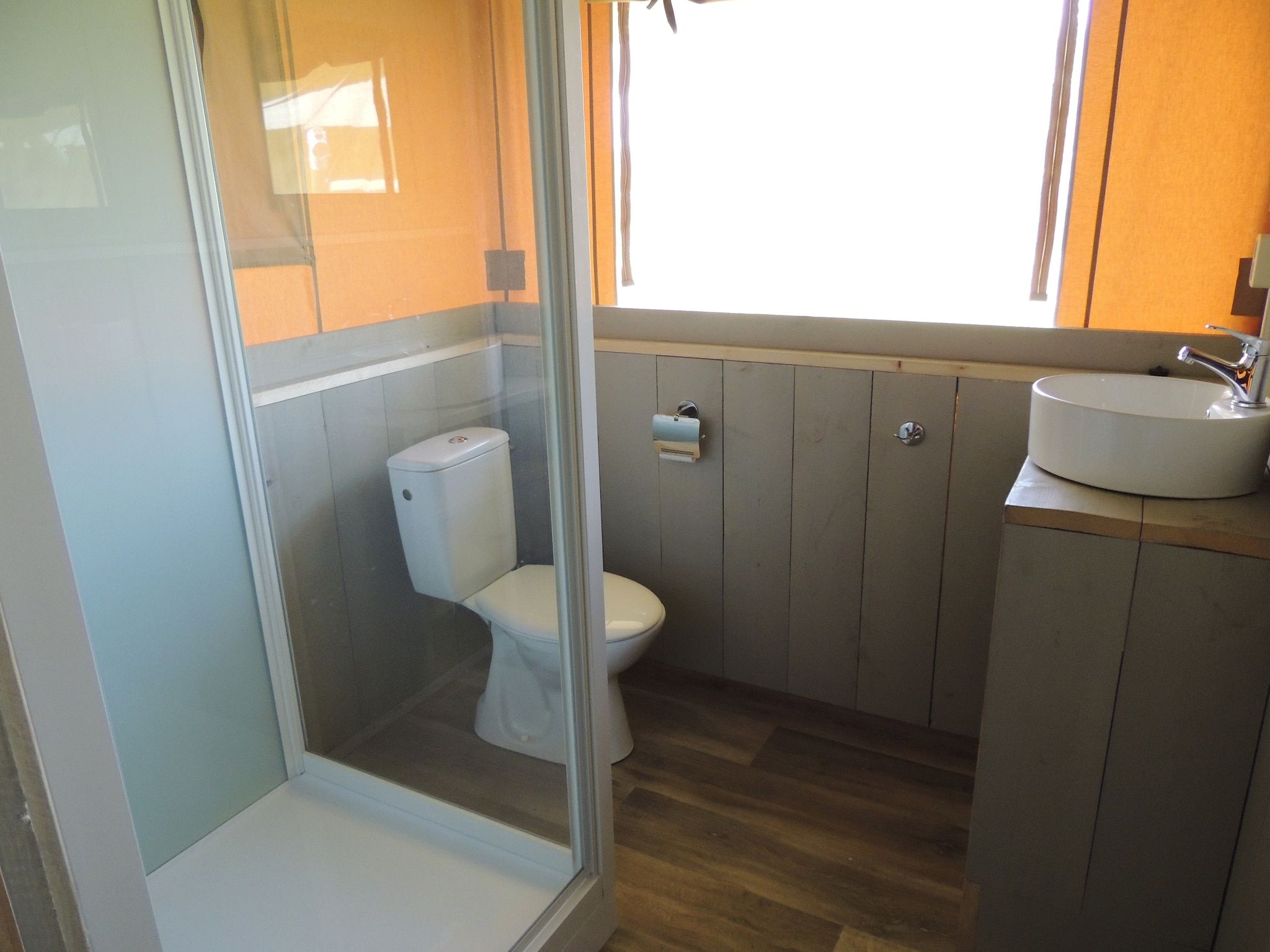 De badkamer van Recreatiepark de Boshoek 19 in Voorthuizen