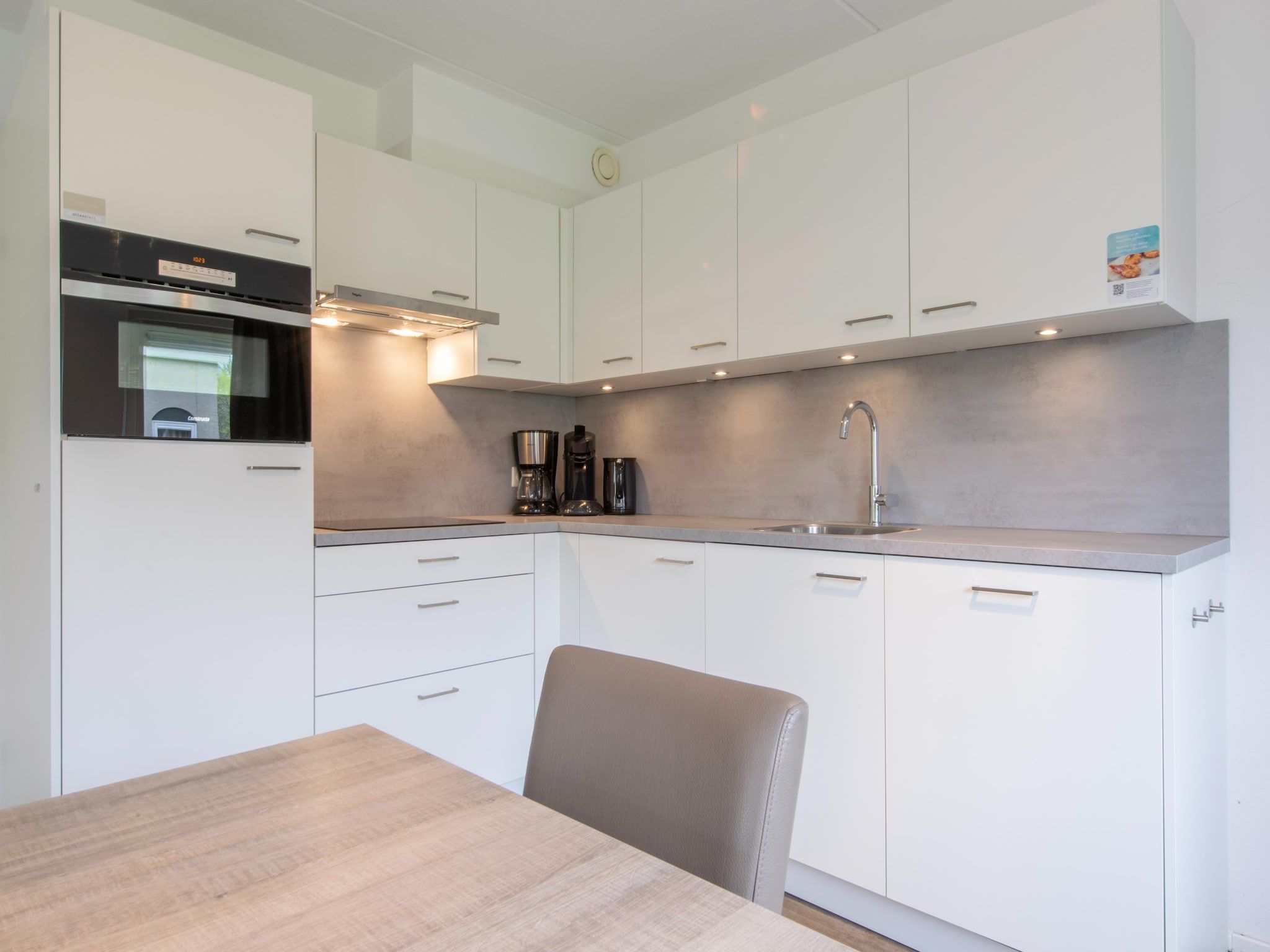 De keuken van Vakantiepark de Soeten Haert 16 in Renesse