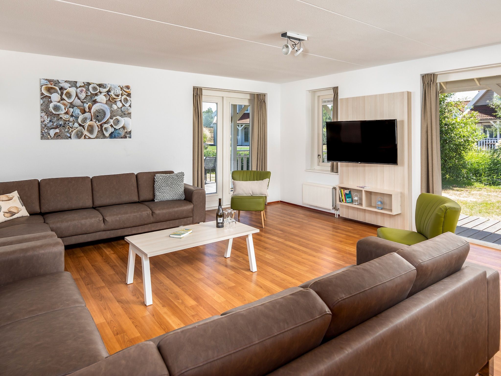 De woonkamer van Aquadelta 32 in Bruinisse