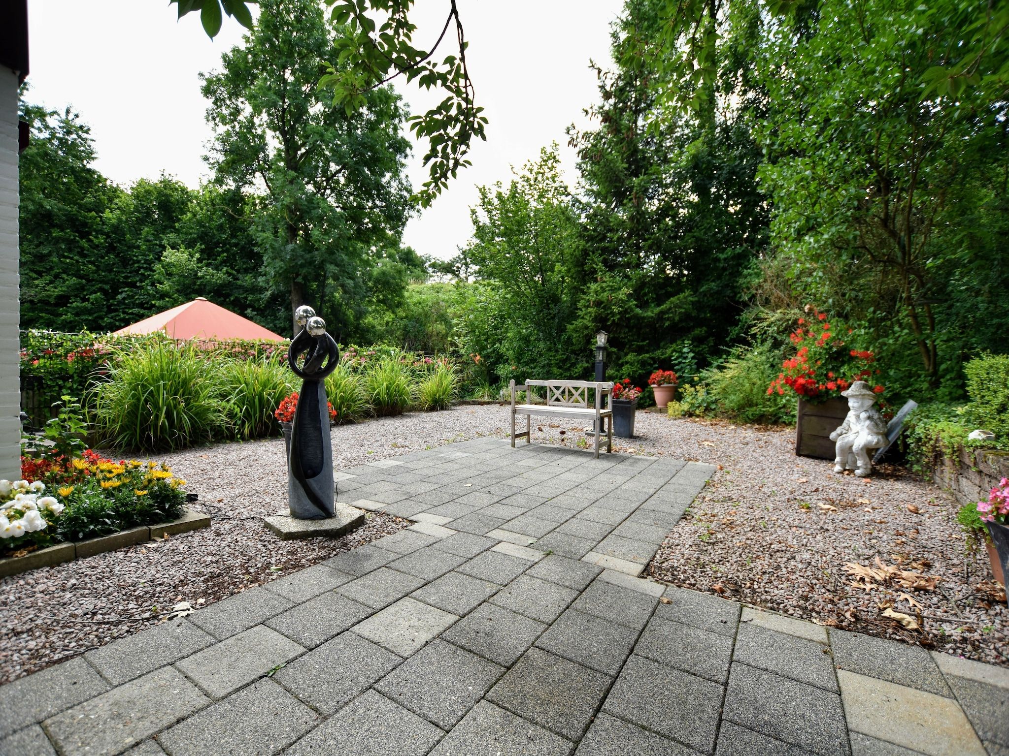 De tuin van Geulhuisje II in Walem