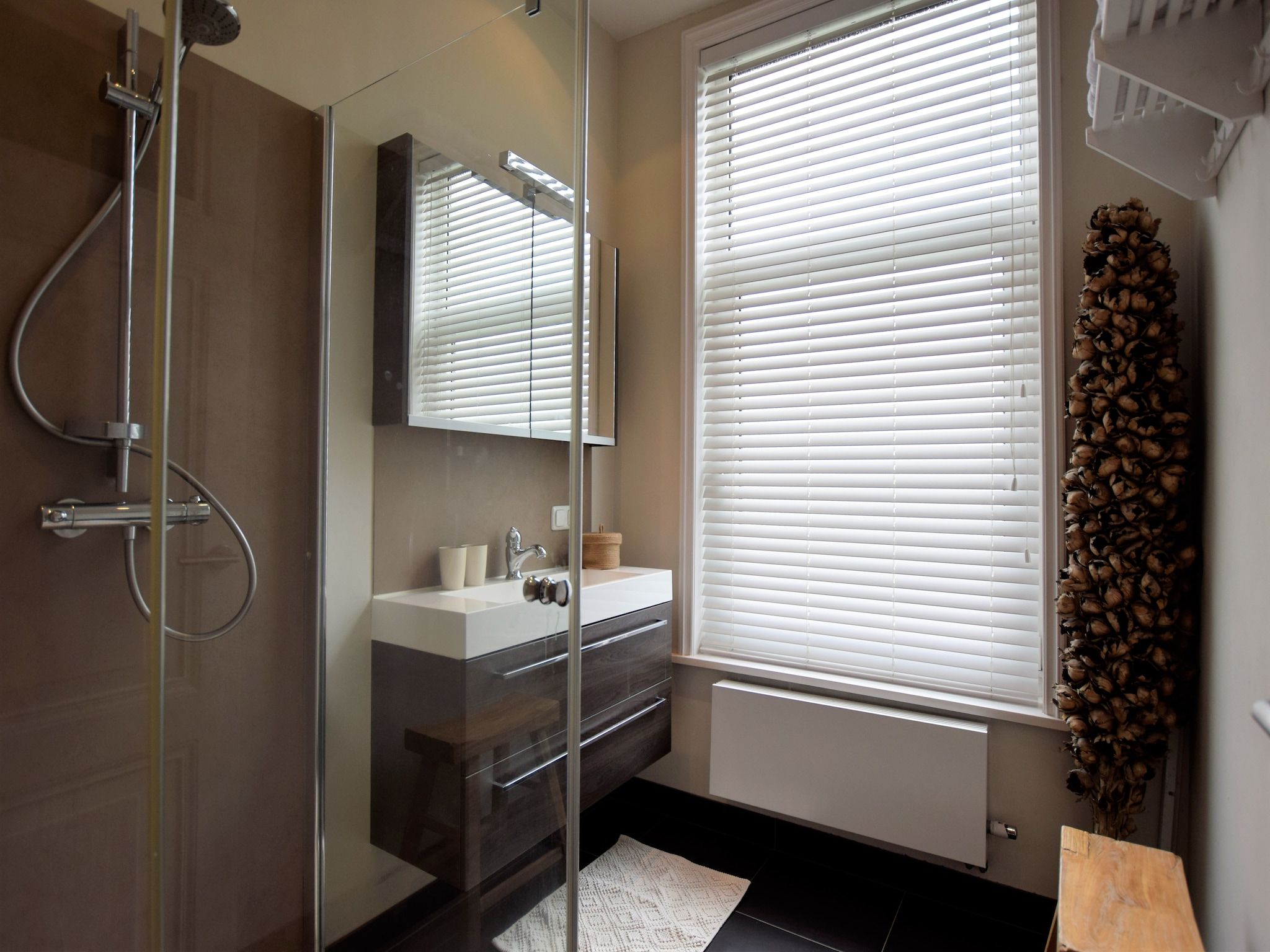 De badkamer van Huize Columbus in Den Haag