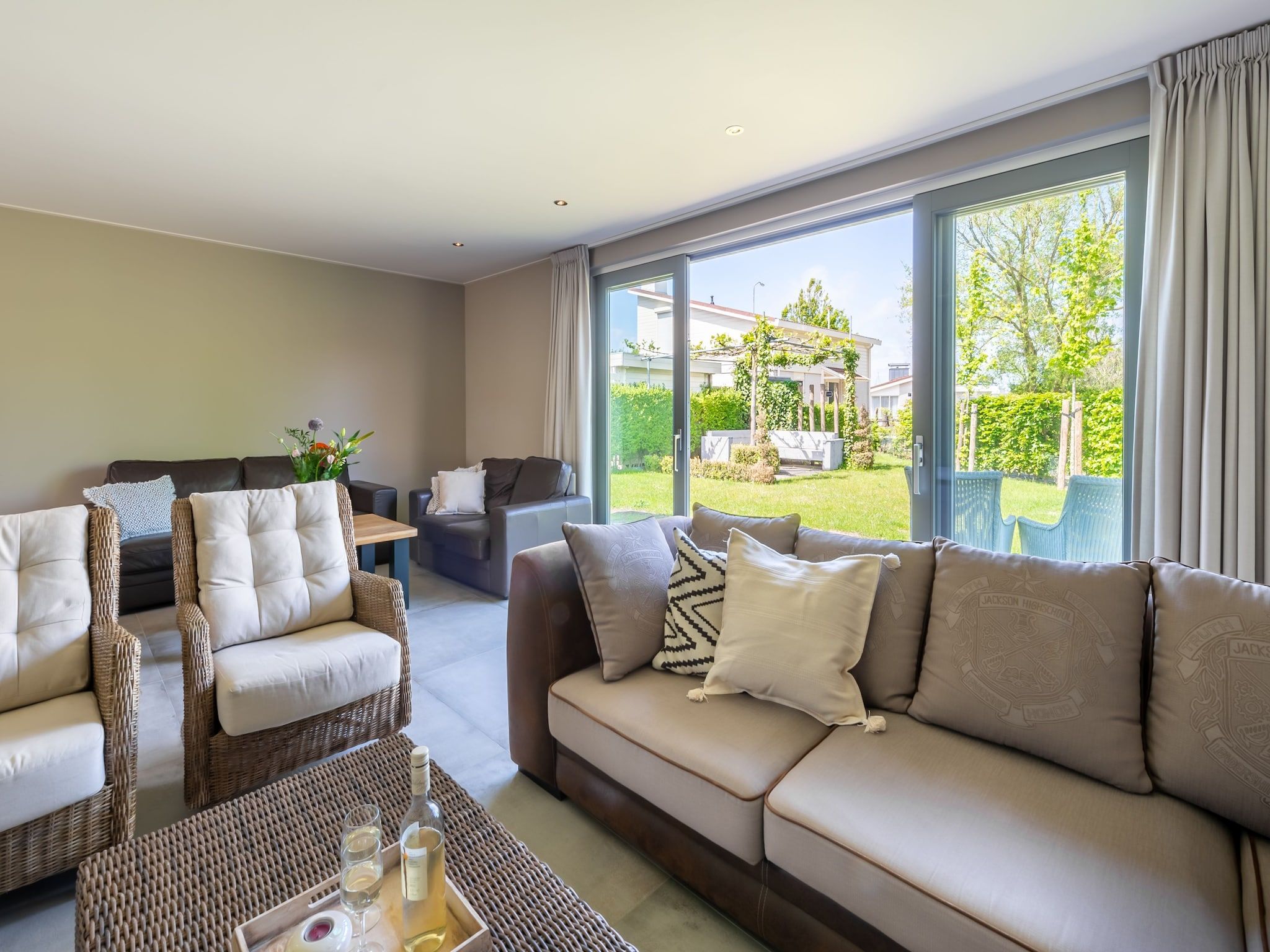 De woonkamer van Cardium 33 in Kamperland