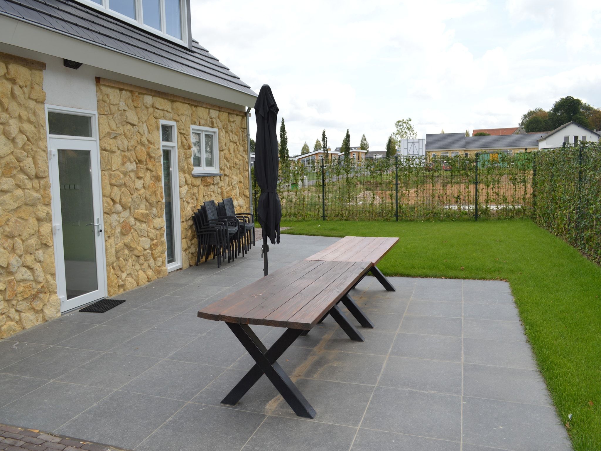 Het terras van Resort Mooi Bemelen 11 in Bemelen