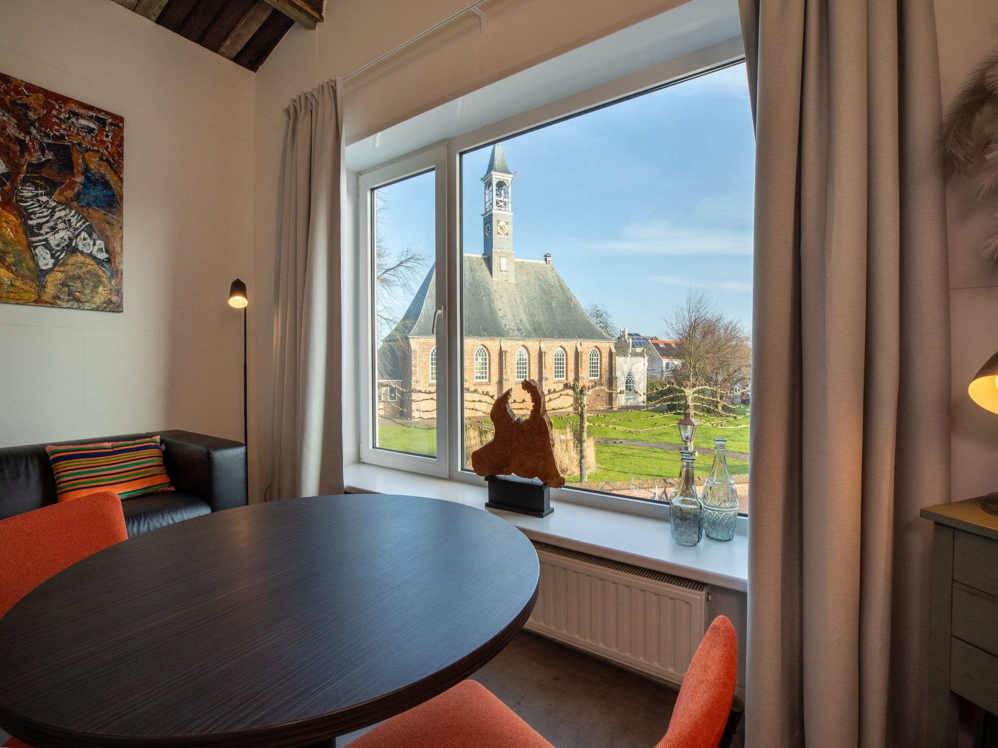 De eetkamer van Groepsappartement Pleinzicht in Koudekerke