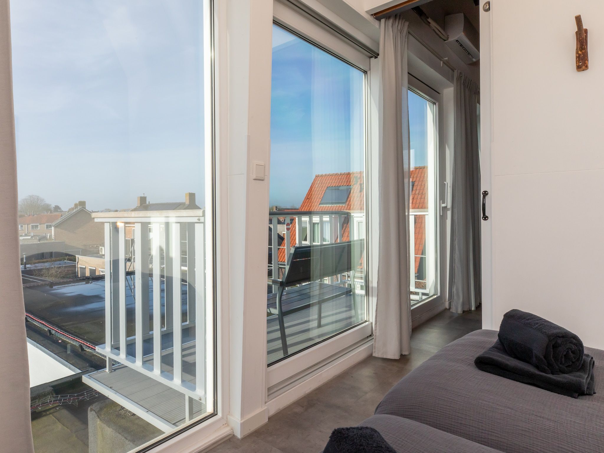 Het terras van Groepsappartement Pleinzicht in Koudekerke