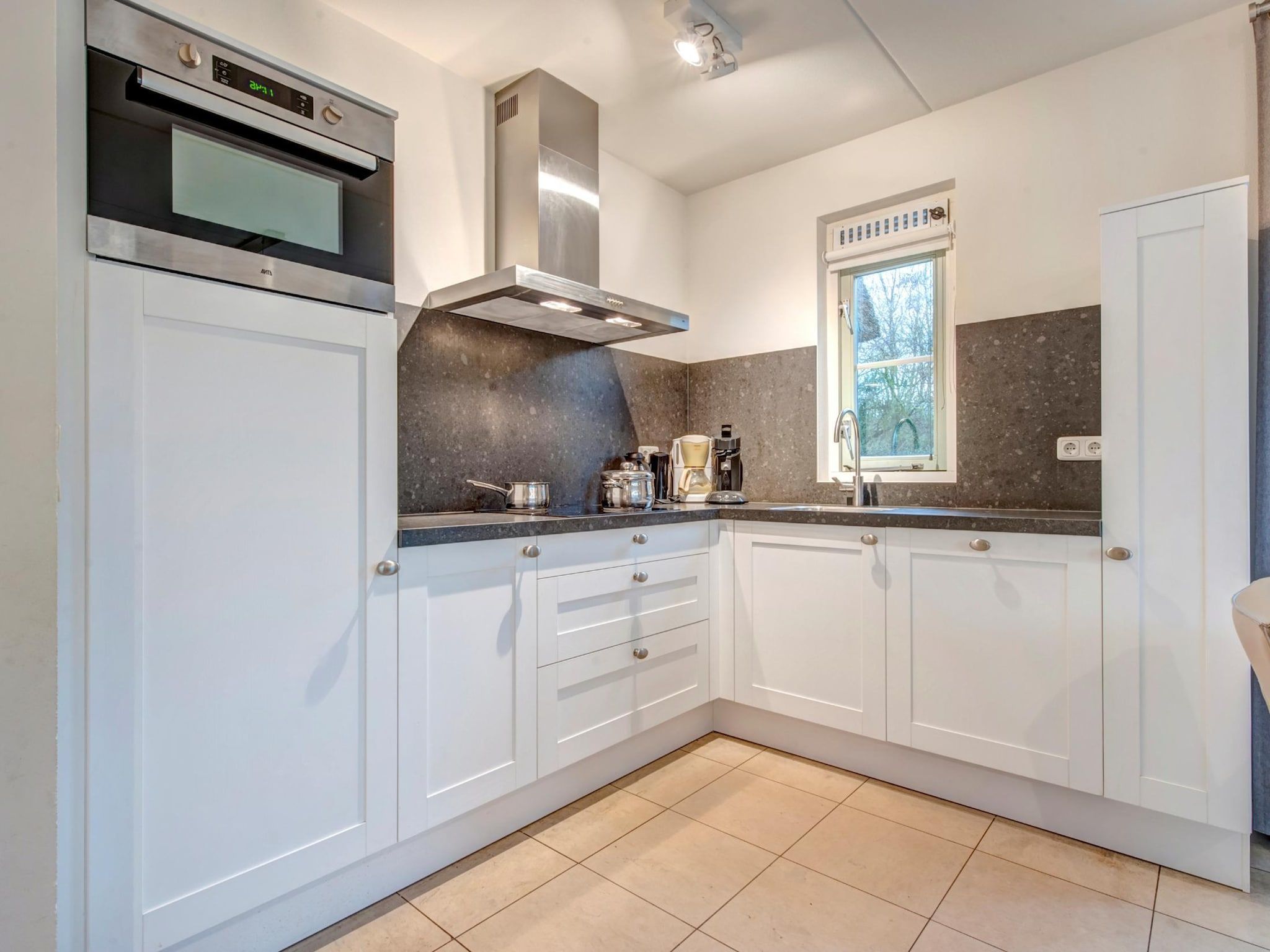 De keuken van Buitenhof Domburg 13 in Domburg