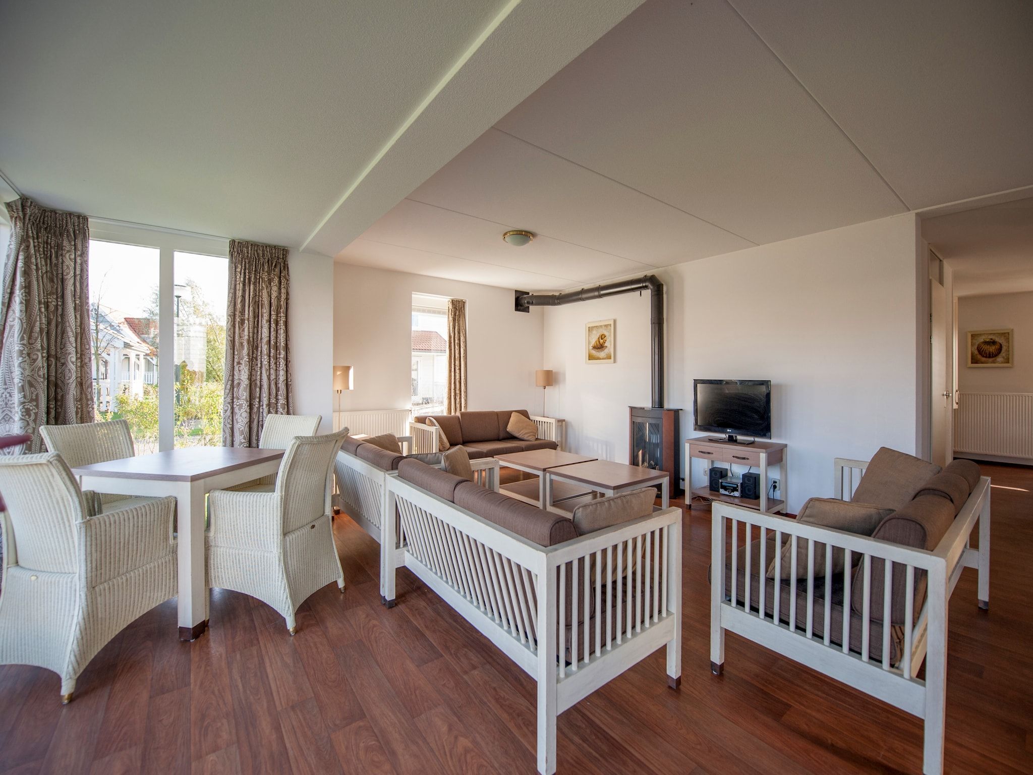 De woonkamer van Aquadelta 38 in Bruinisse