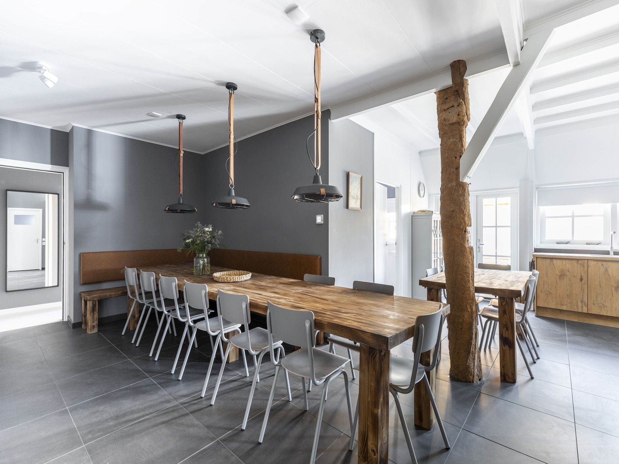 De eetkamer van De Groene Lantaarn in Groet (Schoorl)