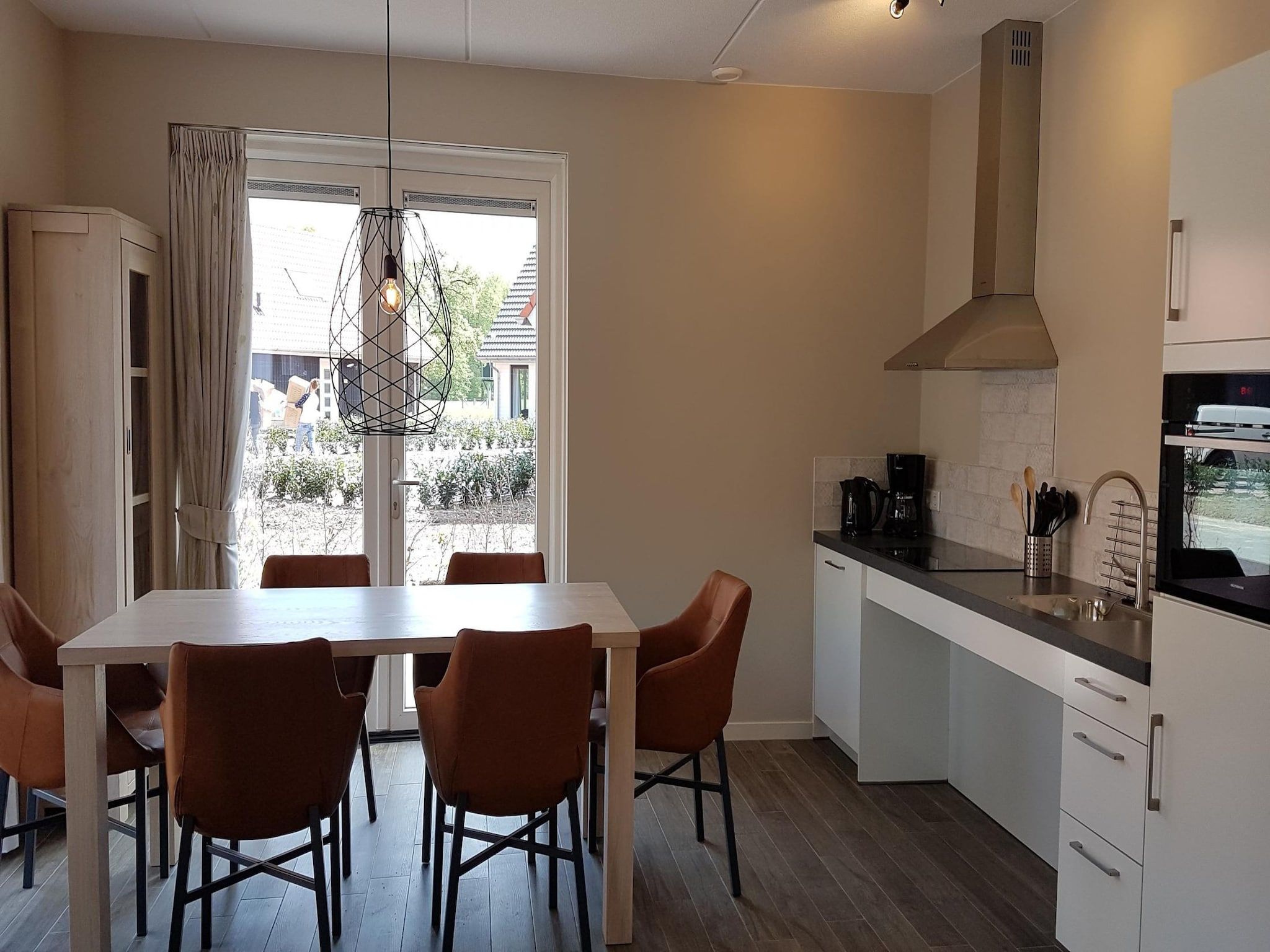 De eetkamer van Villapark Ehzerburg 2 in Almen