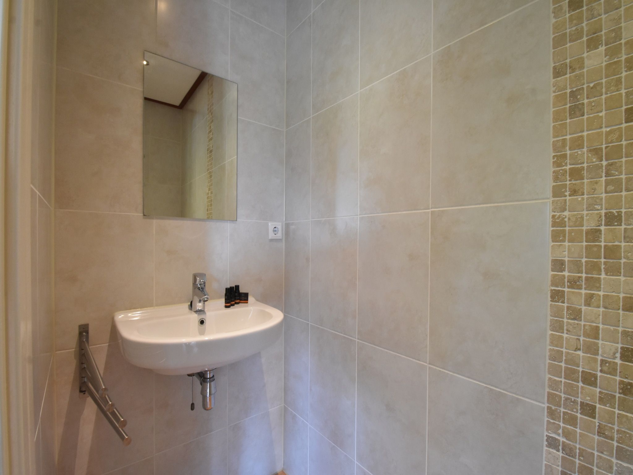 De badkamer van 8p Garnekuul 1 in Callantsoog