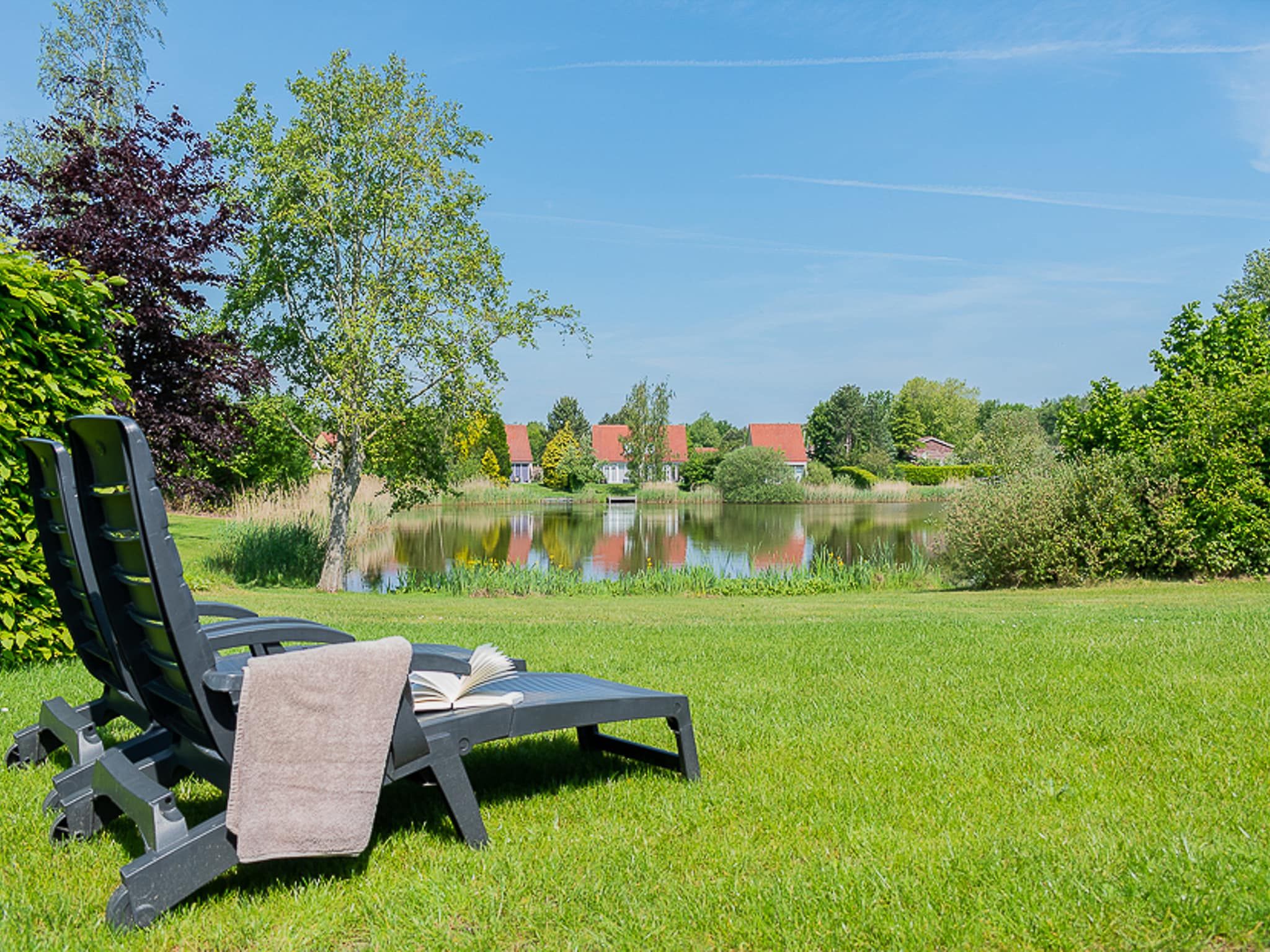 De buitenkant van Vakantiepark Emslandermeer 3 in Vlagtwedde