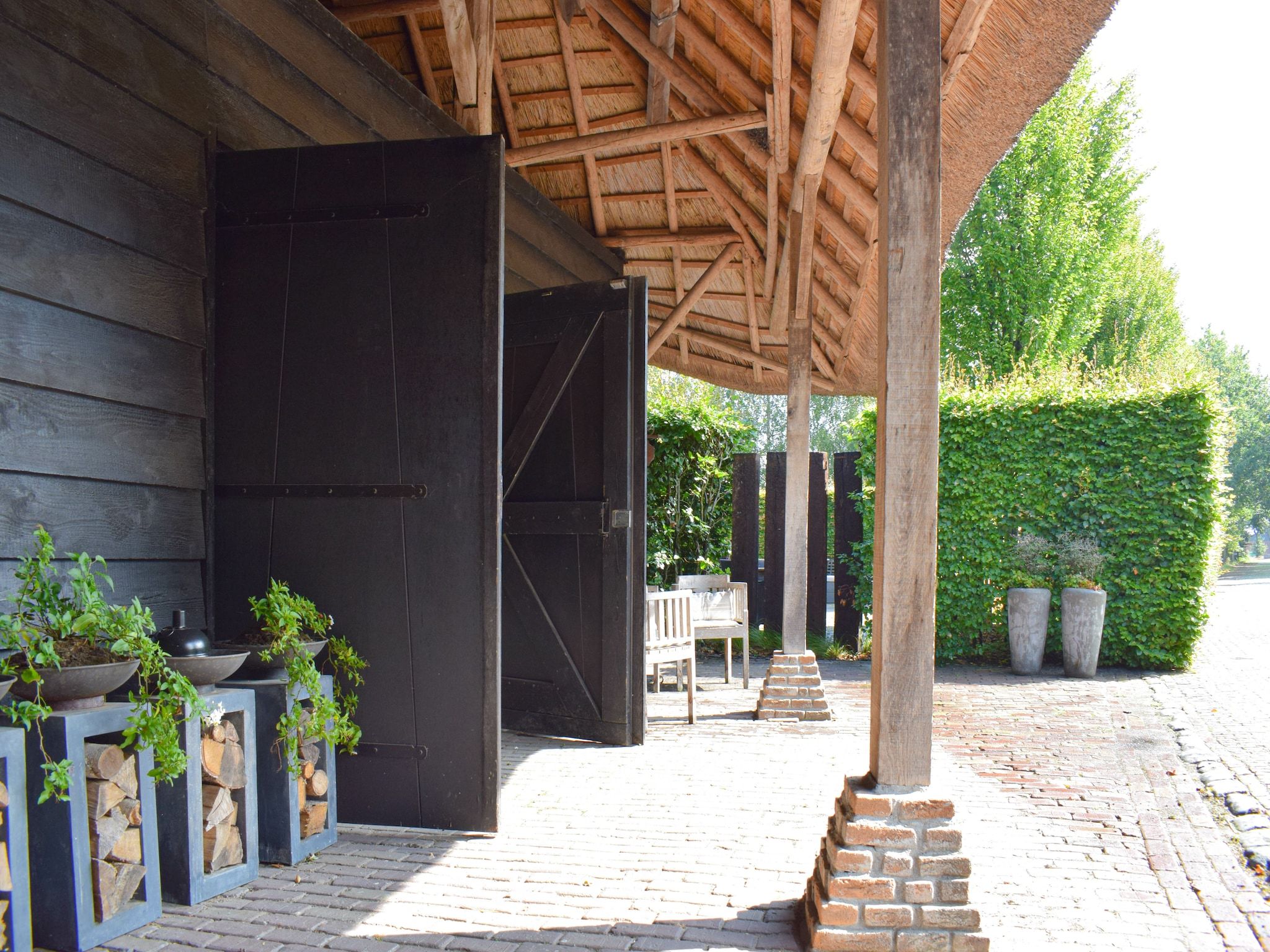 De buitenkant van La Maison Douce in Alphen