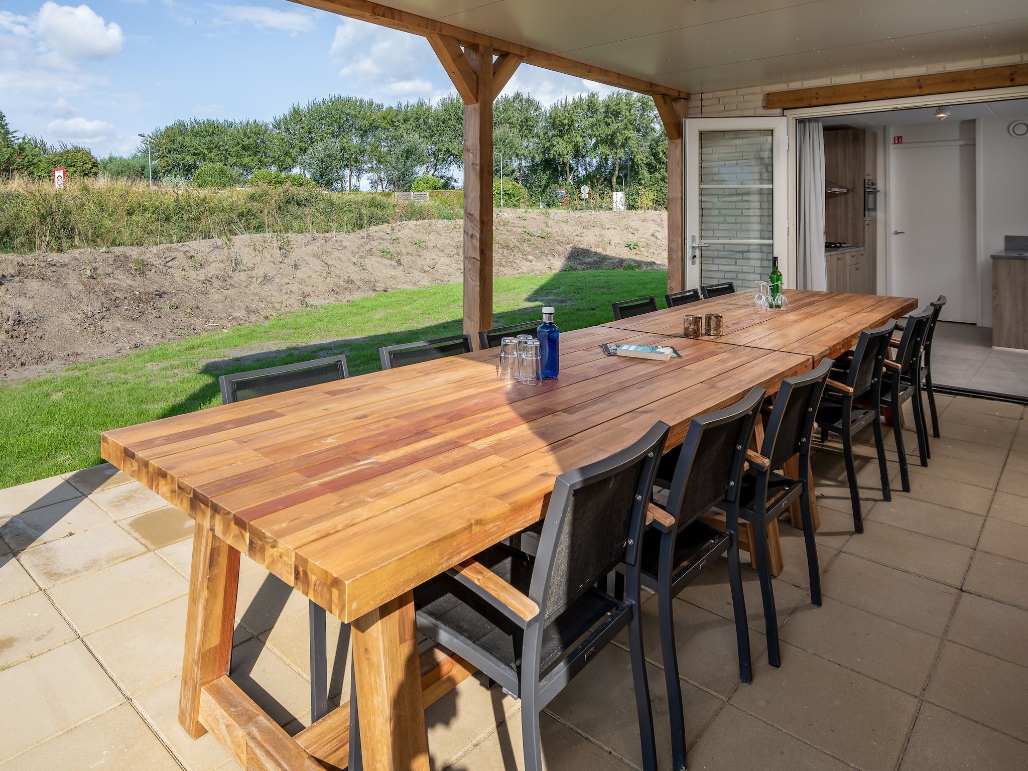 Het terras van Beach Resort Nieuwvliet-Bad 10 in Nieuwvliet-Bad