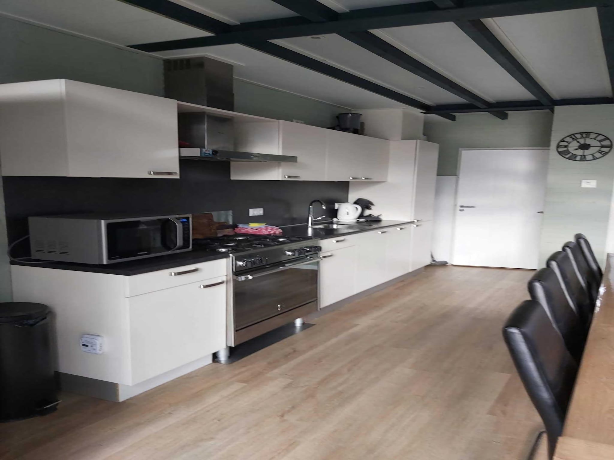 De keuken van Bungalow 64 en 65 in Stramproy