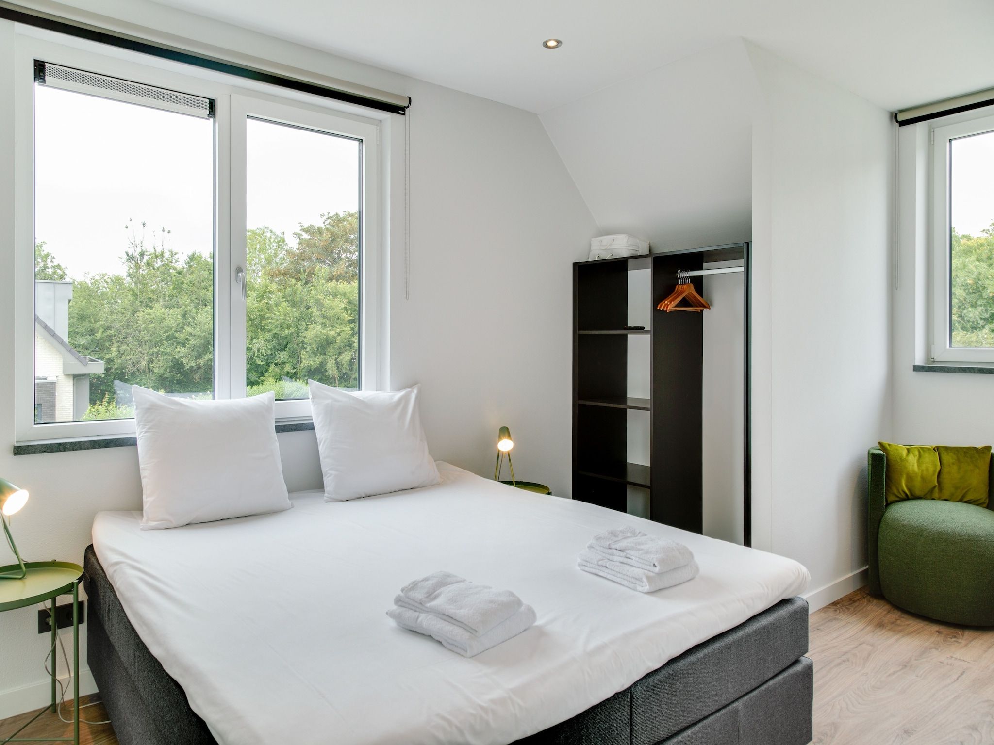 Een slaapkamer van De Koog nr 2 - 6 pers woning de luxe in De Koog Texel North Holland