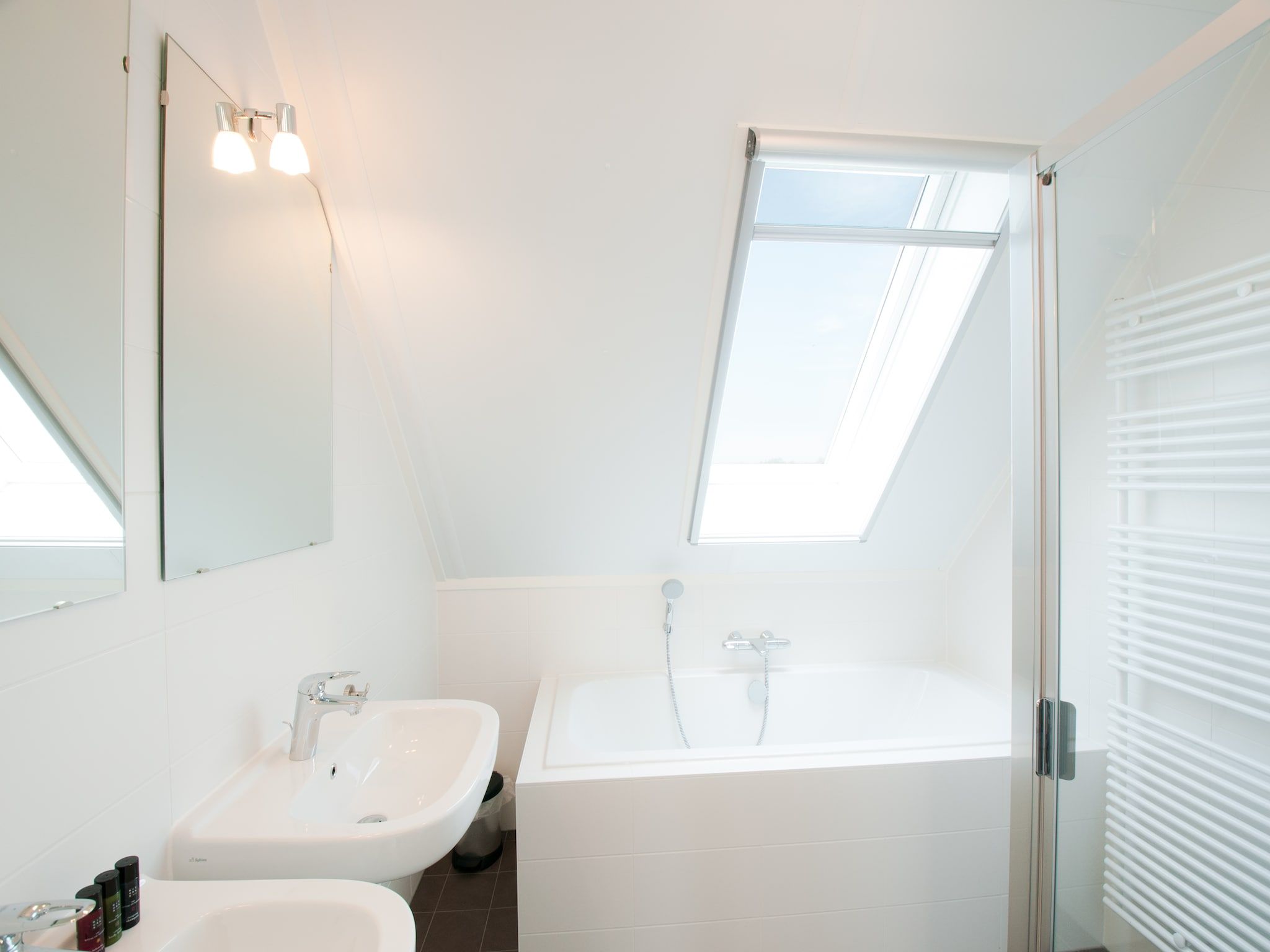 De badkamer van Resort Waterrijk Oesterdam 13 in Tholen