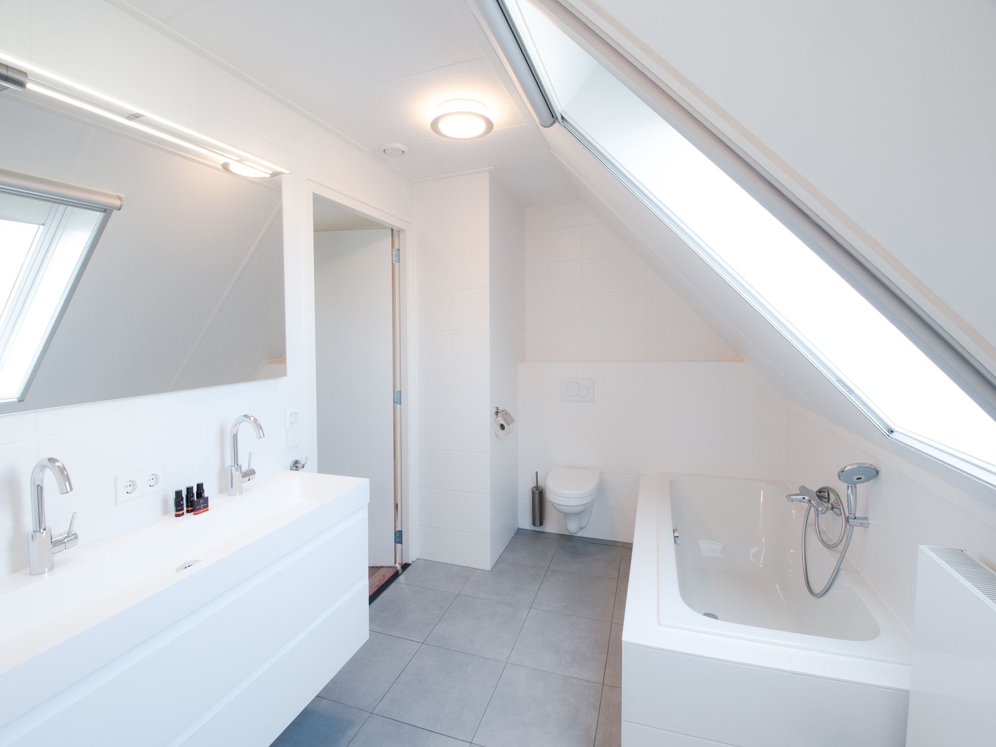 De badkamer van Resort Waterrijk Oesterdam 15 in Tholen