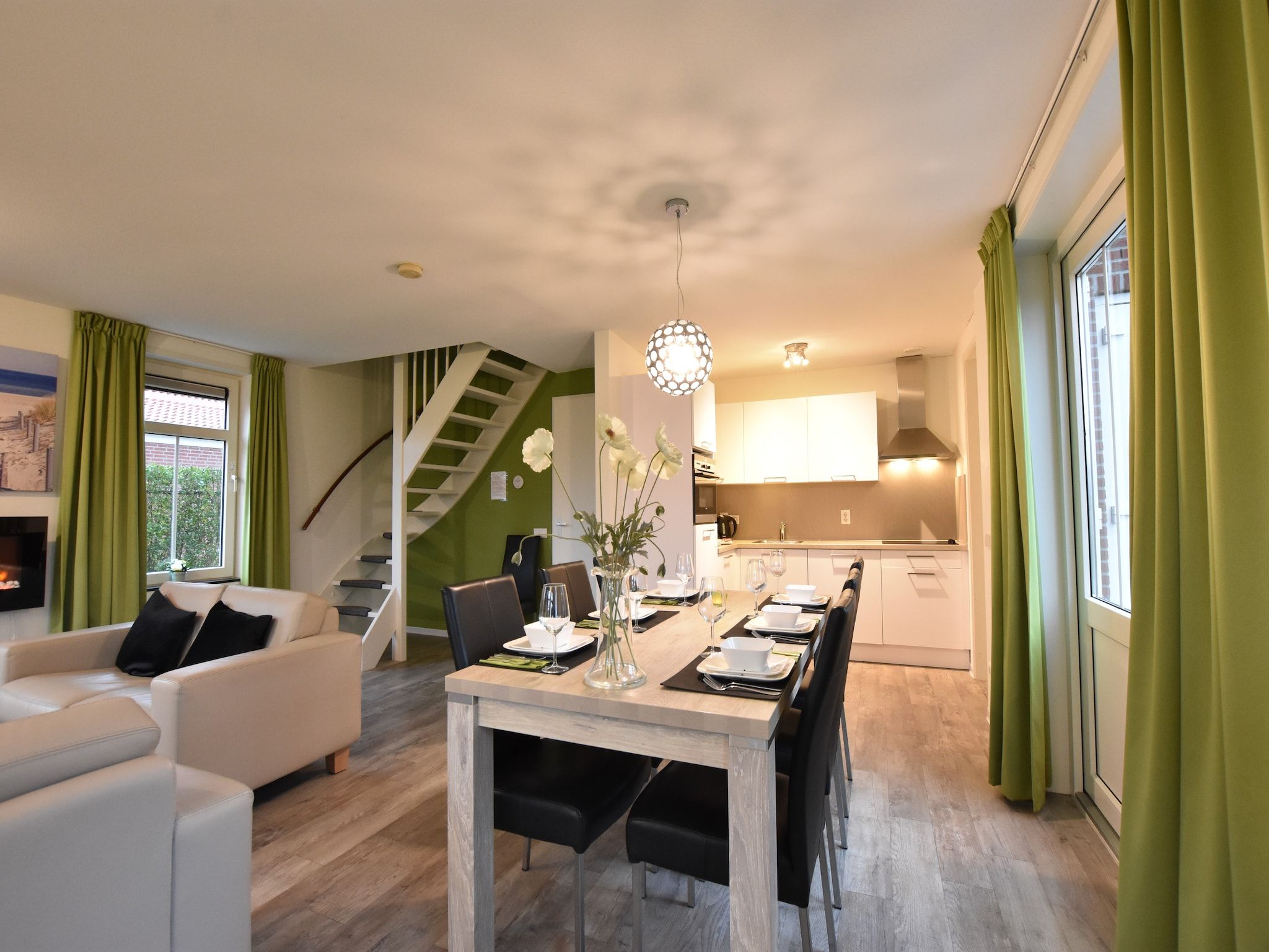 De eetkamer van Krokus 18 in Breskens