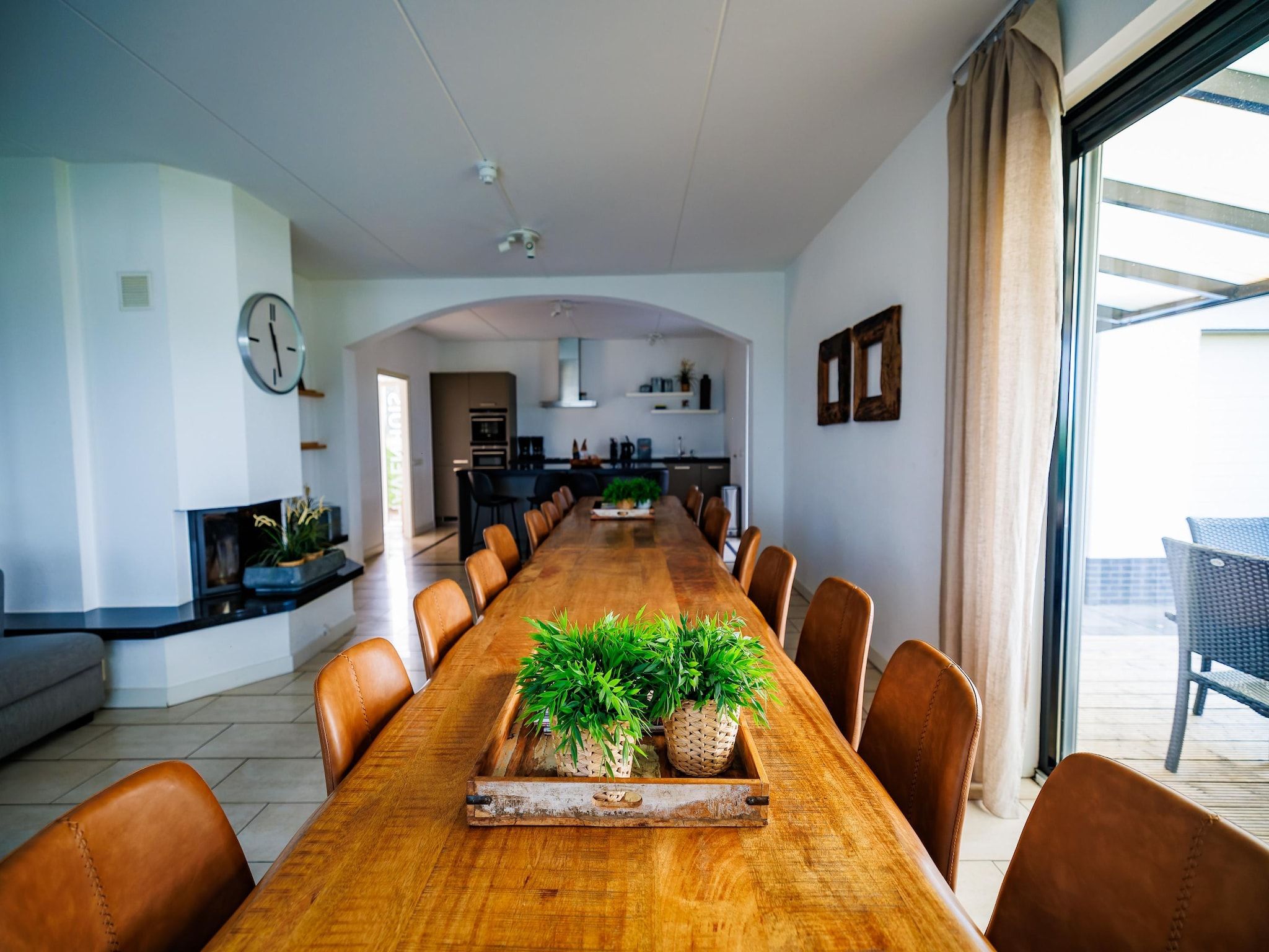 De eetkamer van Vakantiepark Eiland van Maurik 5 in Maurik