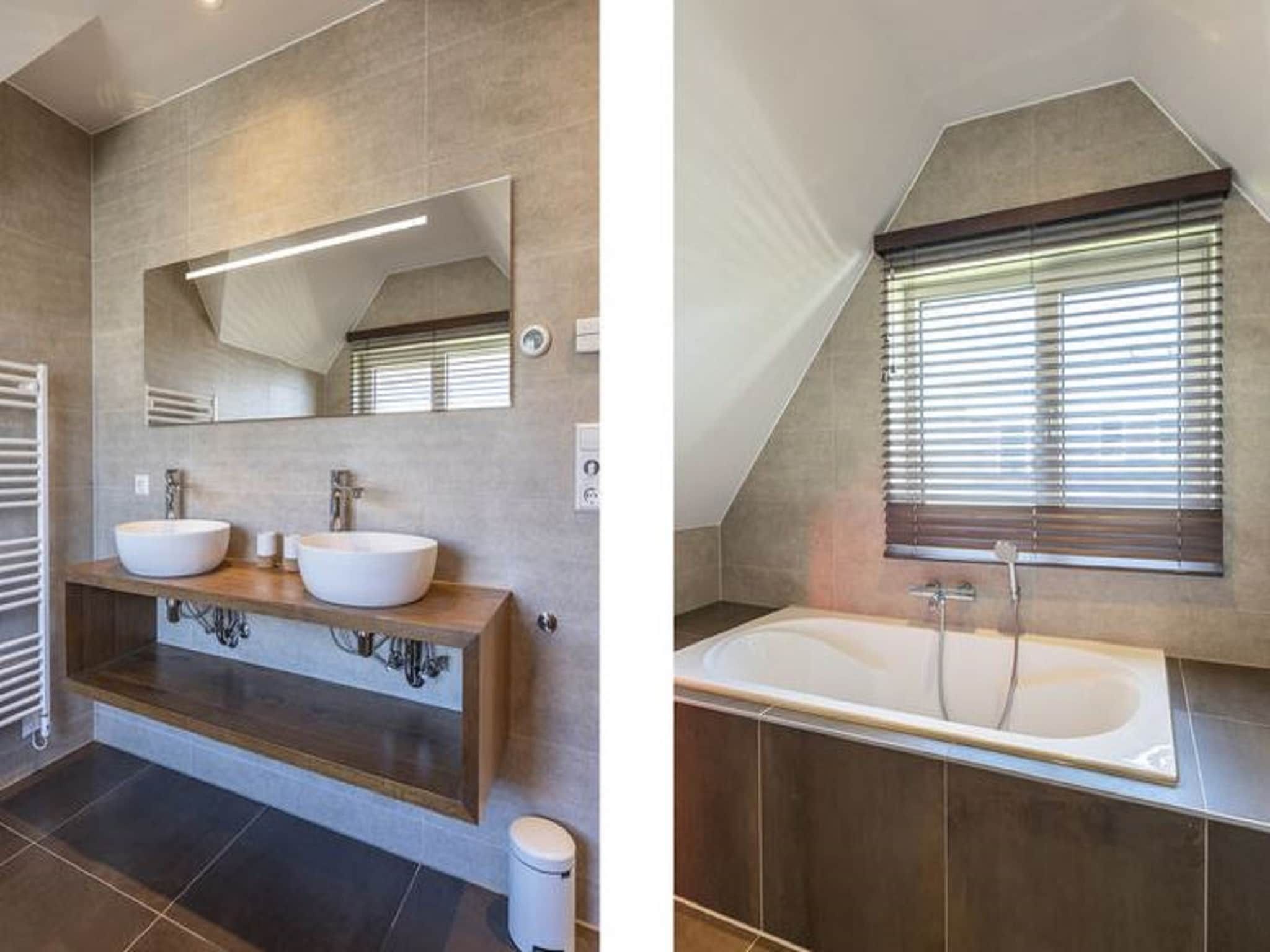 De badkamer van So What 19 in De Koog Texel