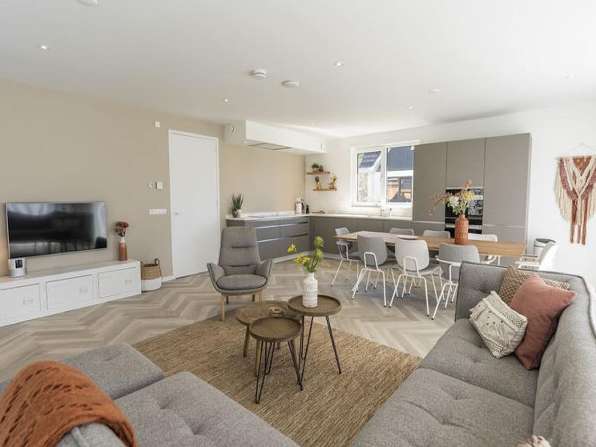 De woonkamer van So What 19 in De Koog Texel