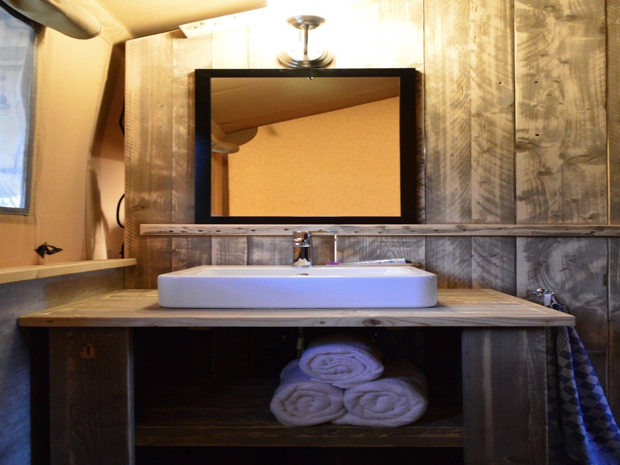 De badkamer van Strandpark Vlugtenburg 14 in 's-Gravenzande