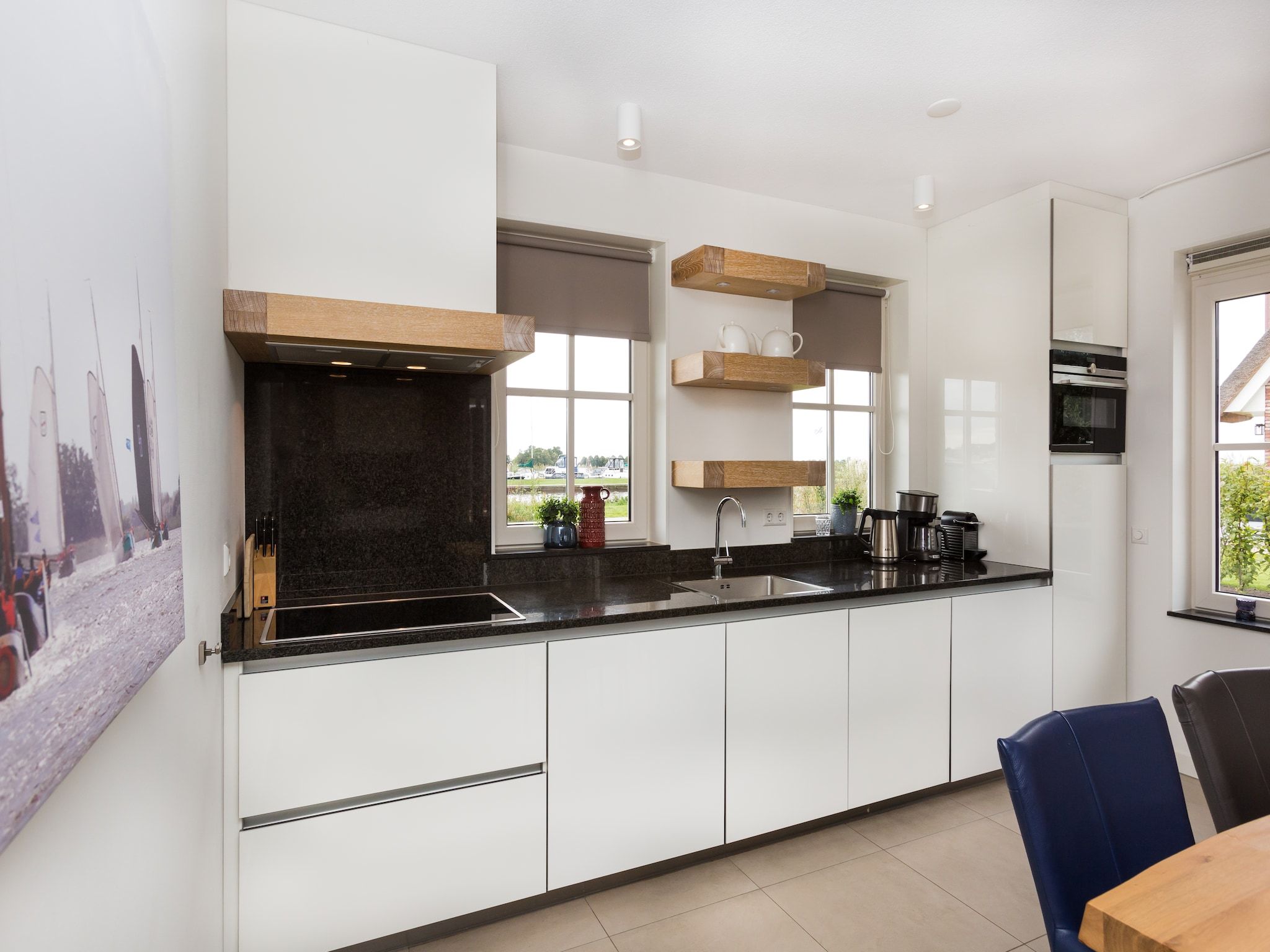 De keuken van Friese Meren Villa's 15 in Delfstrahuizen