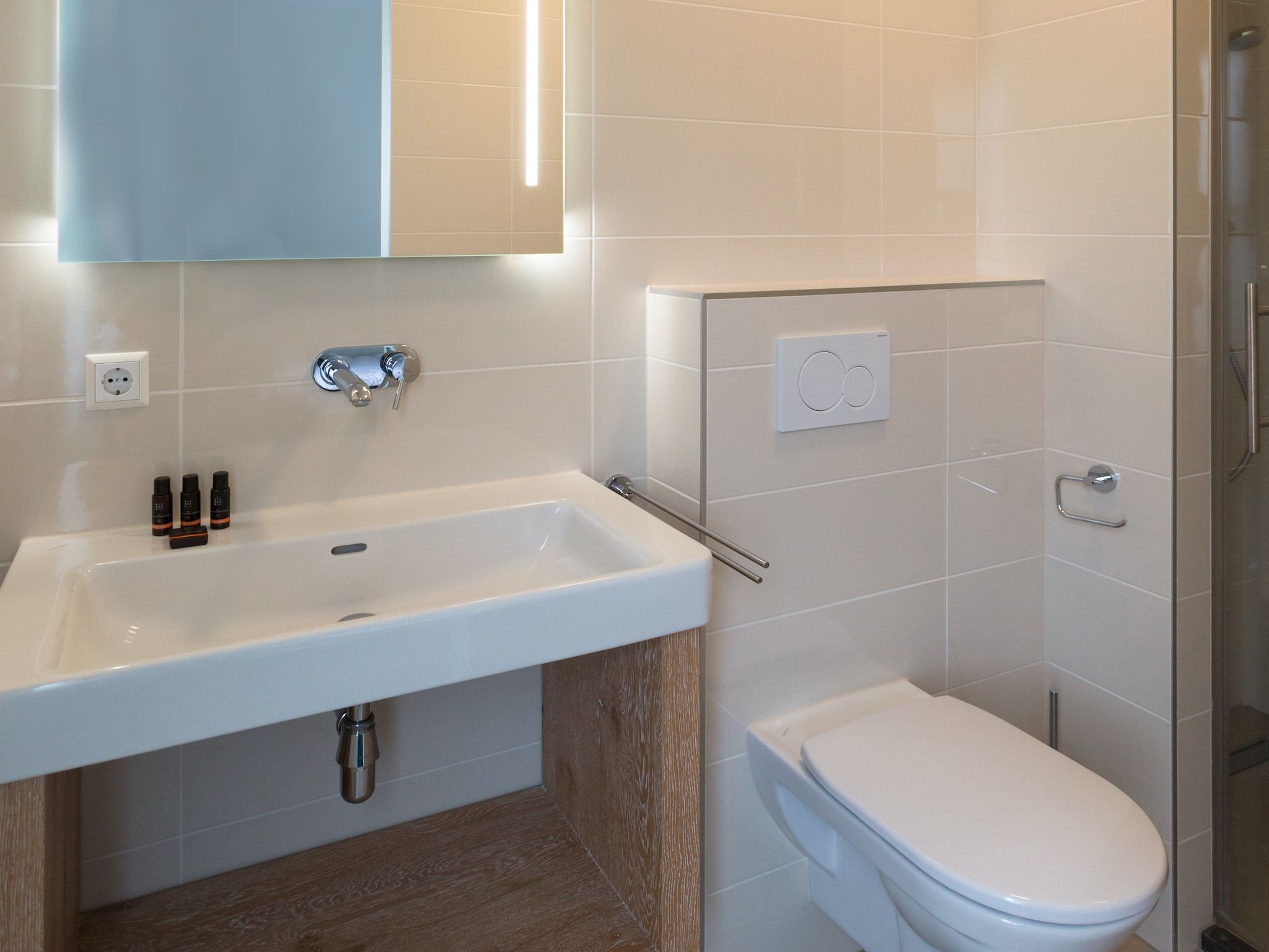 De badkamer van Friese Meren Villa's 15 in Delfstrahuizen