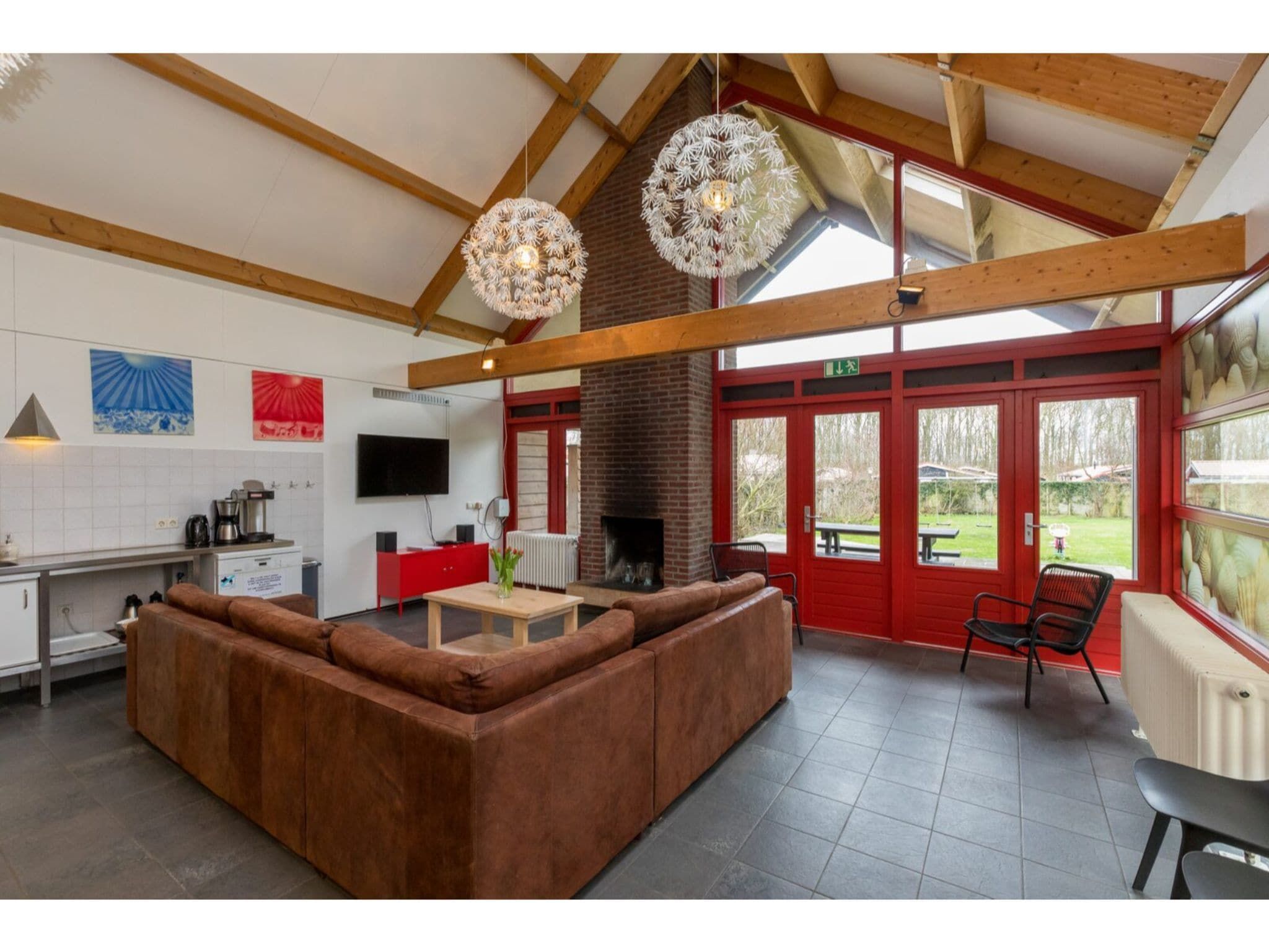 De woonkamer van Zonnevylle Duinweg 135 in Zoutelande