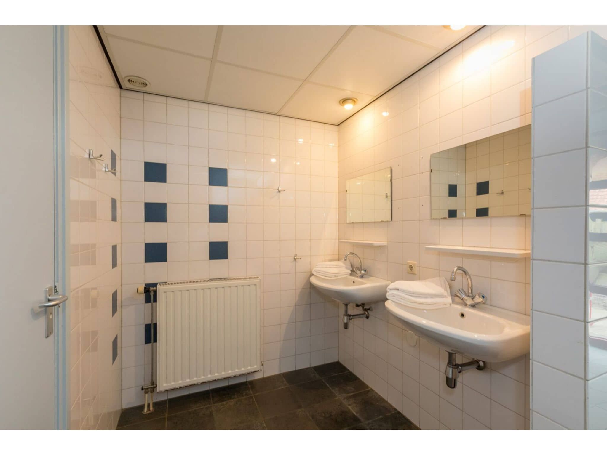 De badkamer van Zonnevylle Duinweg 135 in Zoutelande