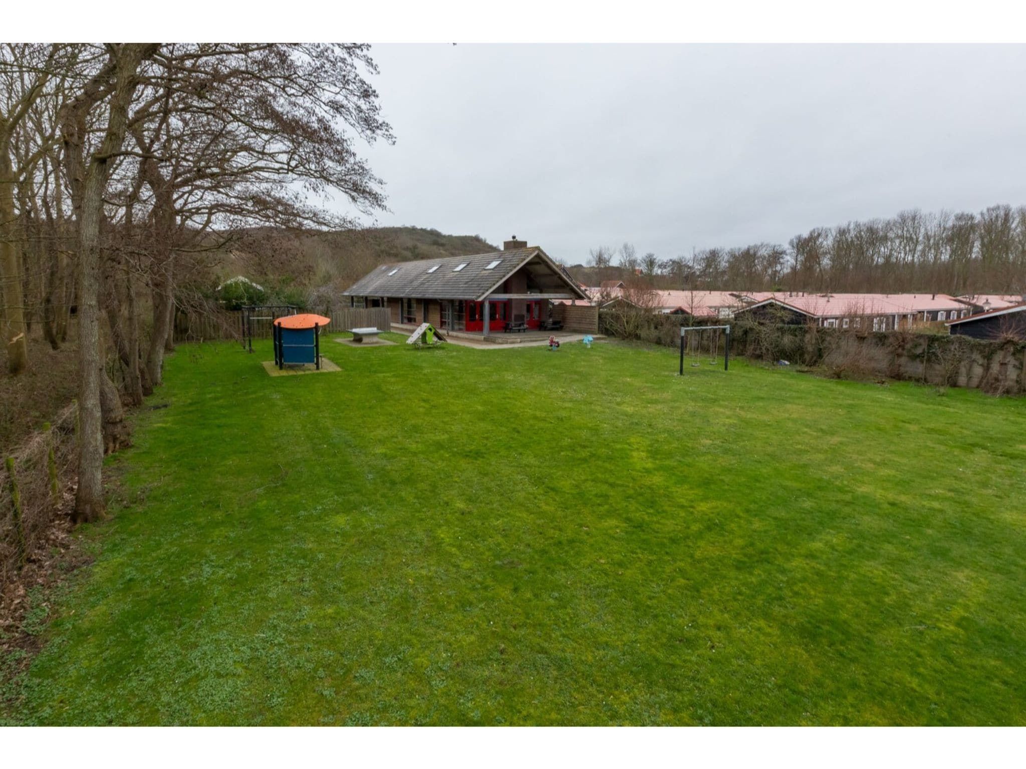 De tuin van Zonnevylle Duinweg 135 in Zoutelande