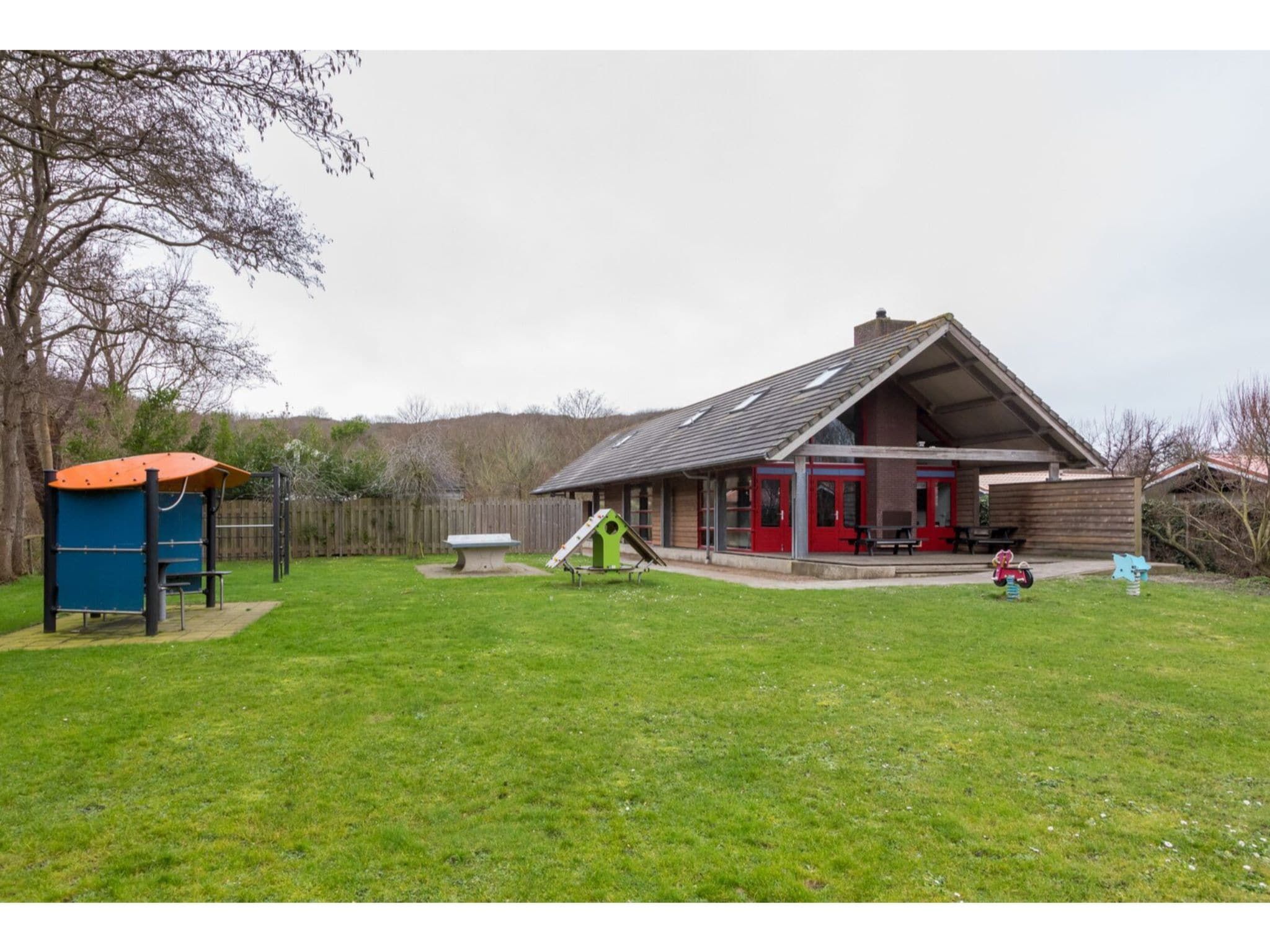 De tuin van Zonnevylle Duinweg 135 in Zoutelande