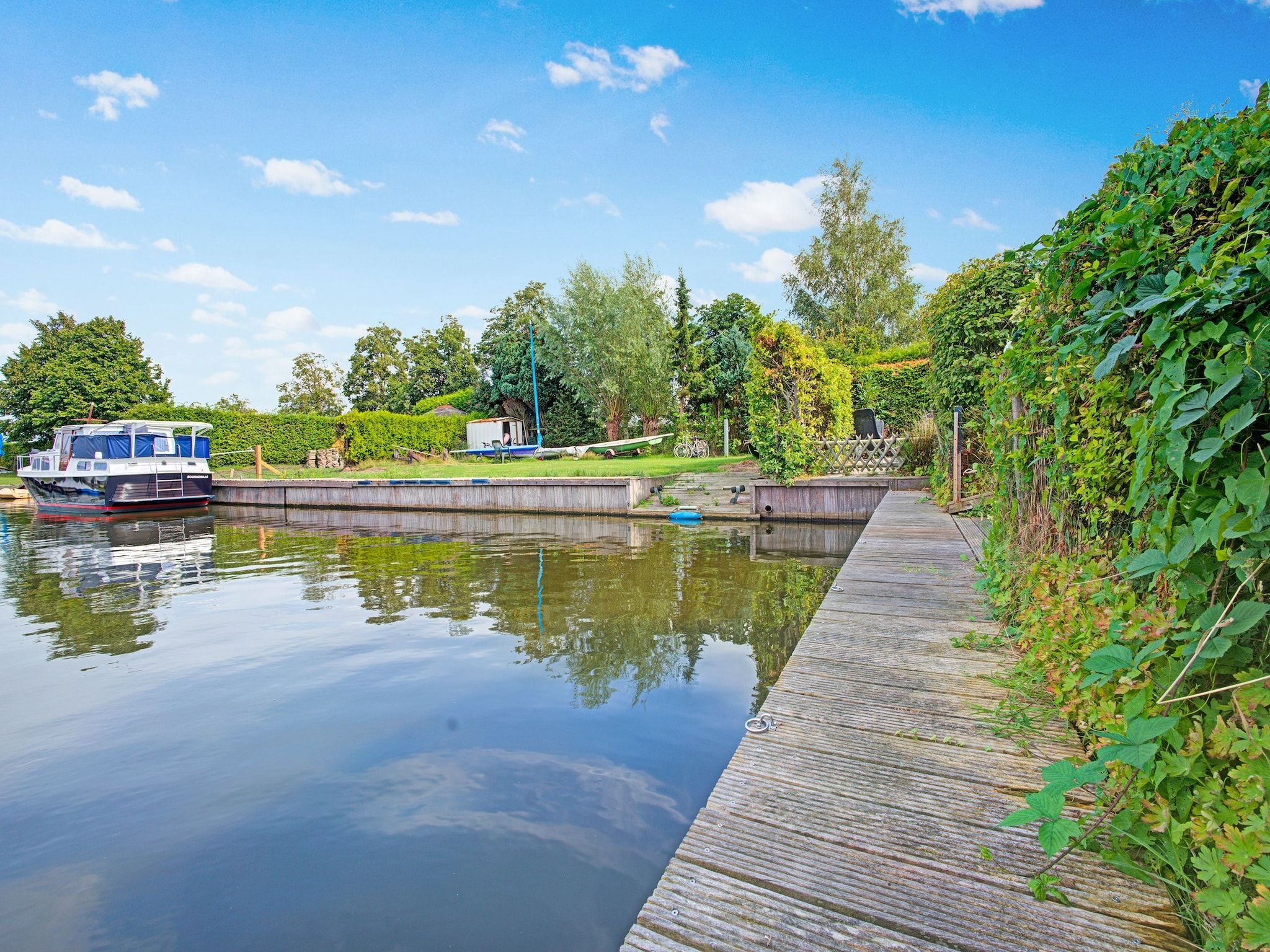 De tuin van Scharsterlaan 9 in Boornzwaag